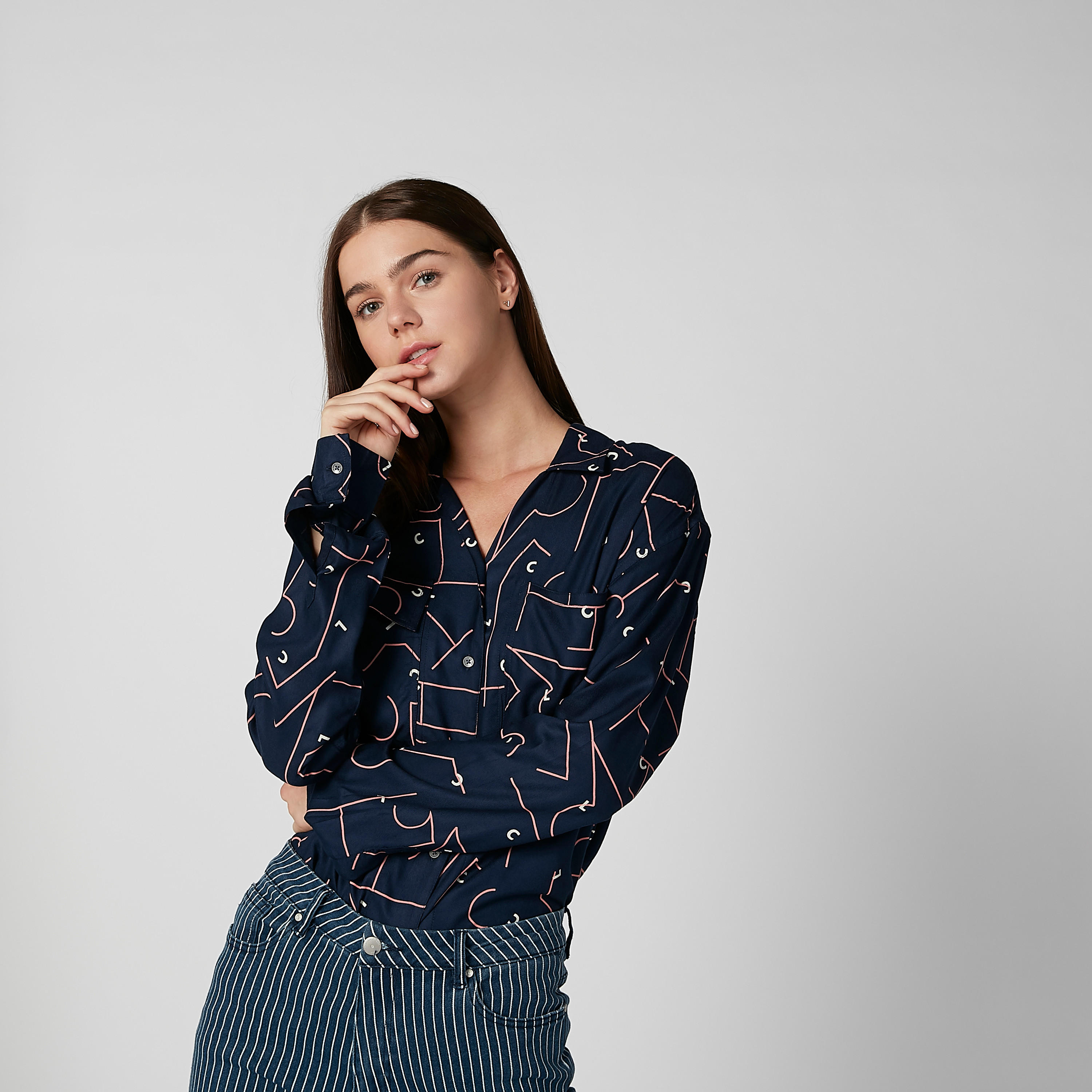 قميص بأكمام طويلة وأزرار وطبعات-women-clothing-shirtsandblouses-shirts-image-2