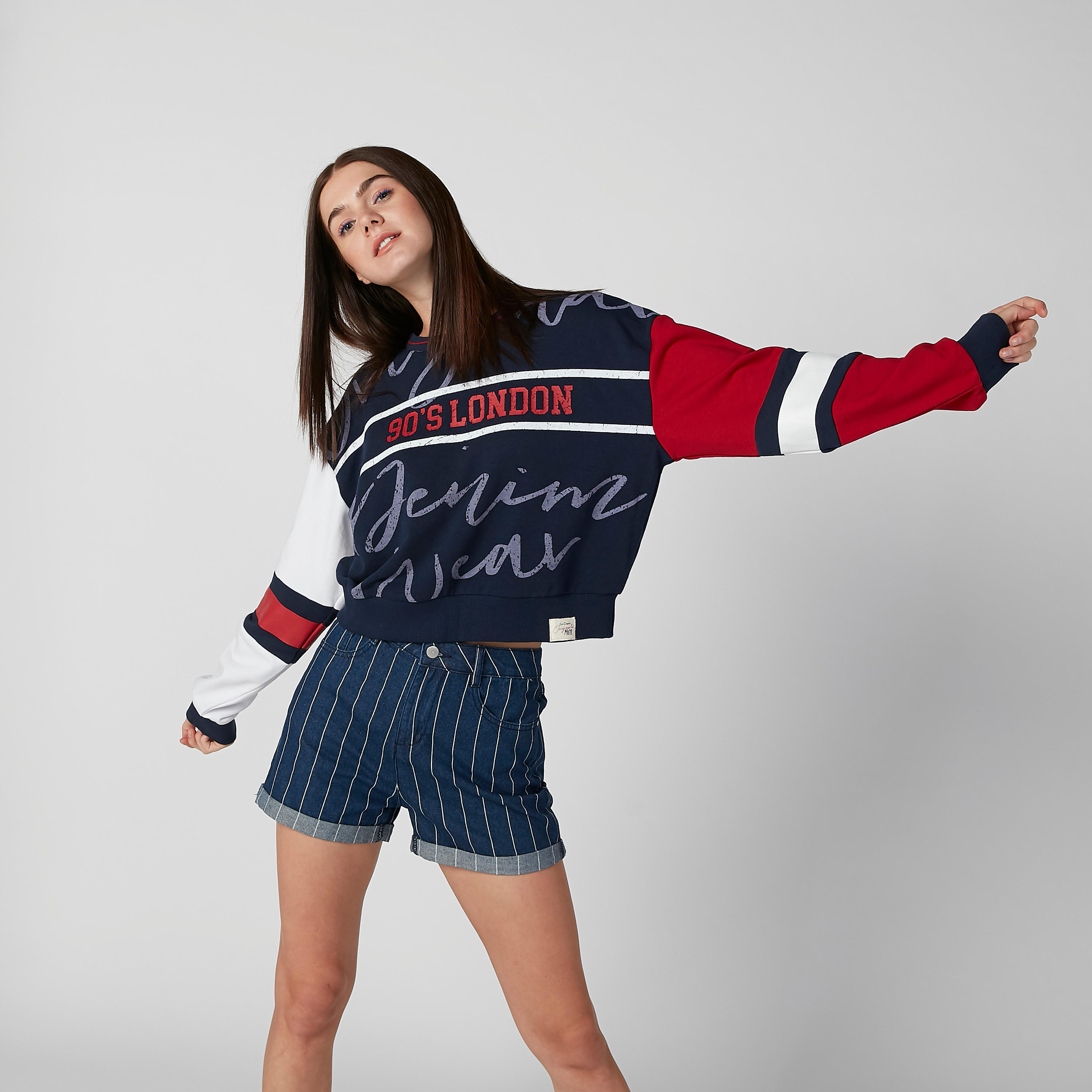 سويت شيرت مستدام بياقة مستديرة وأكمام طويلة وطبعات -women-winterwear-hoodiesandsweatshirts-sweatshirts-image-2