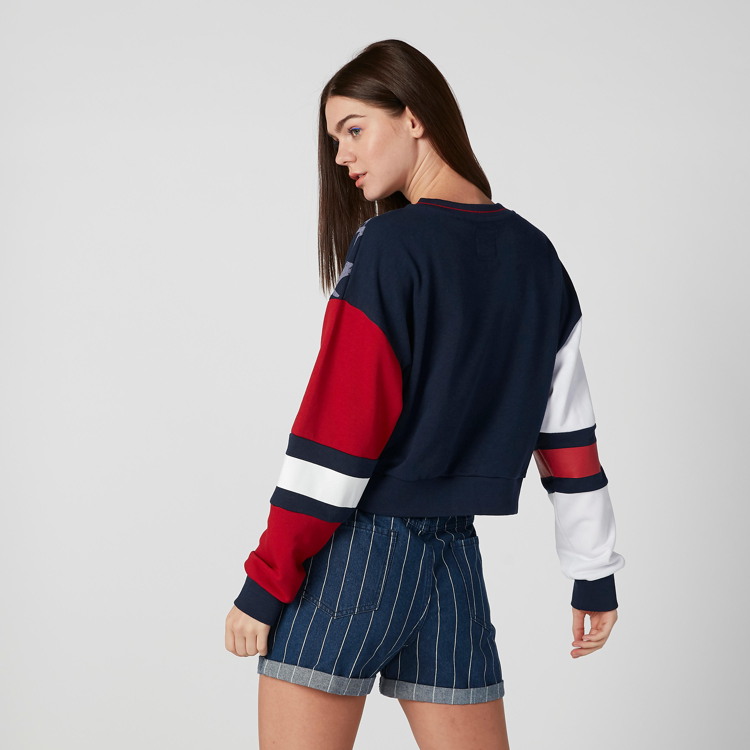 سويت شيرت مستدام بياقة مستديرة وأكمام طويلة وطبعات -women-winterwear-hoodiesandsweatshirts-sweatshirts-image-4