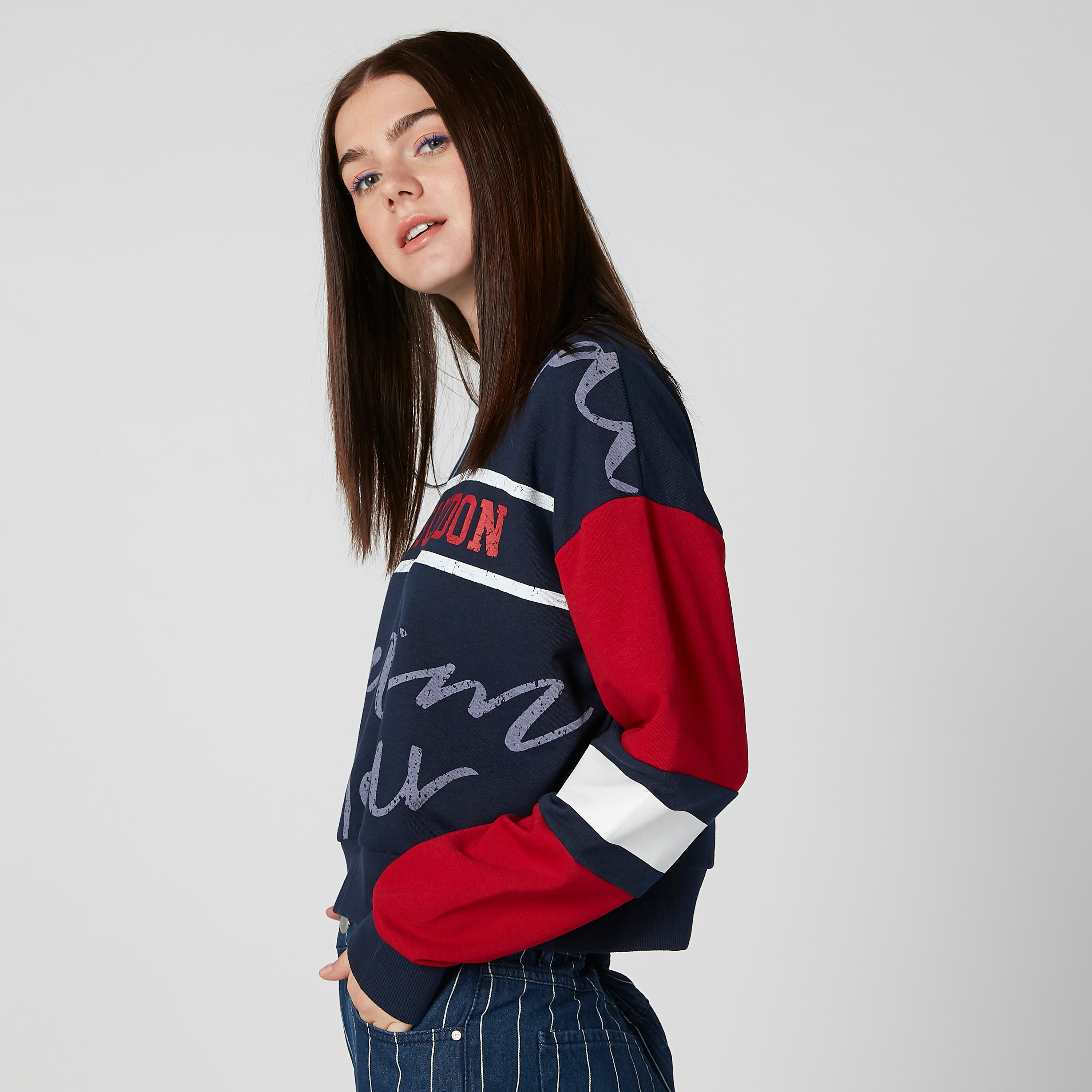 سويت شيرت مستدام بياقة مستديرة وأكمام طويلة وطبعات -women-winterwear-hoodiesandsweatshirts-sweatshirts-image-5
