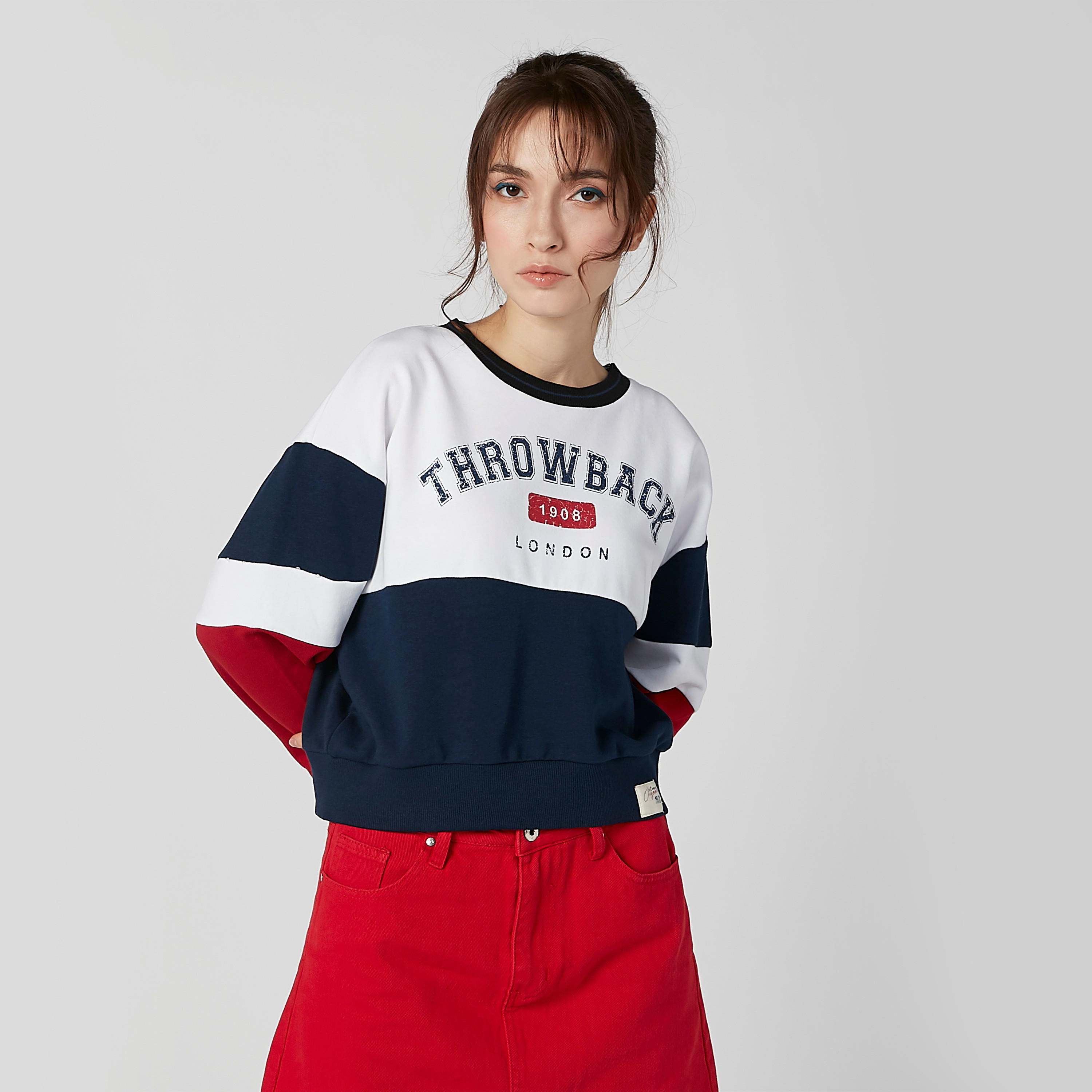 سويت شيرت مستدام بياقة مستديرة وأكمام طويلة وطبعات-women-winterwear-hoodiesandsweatshirts-sweatshirts-image-1