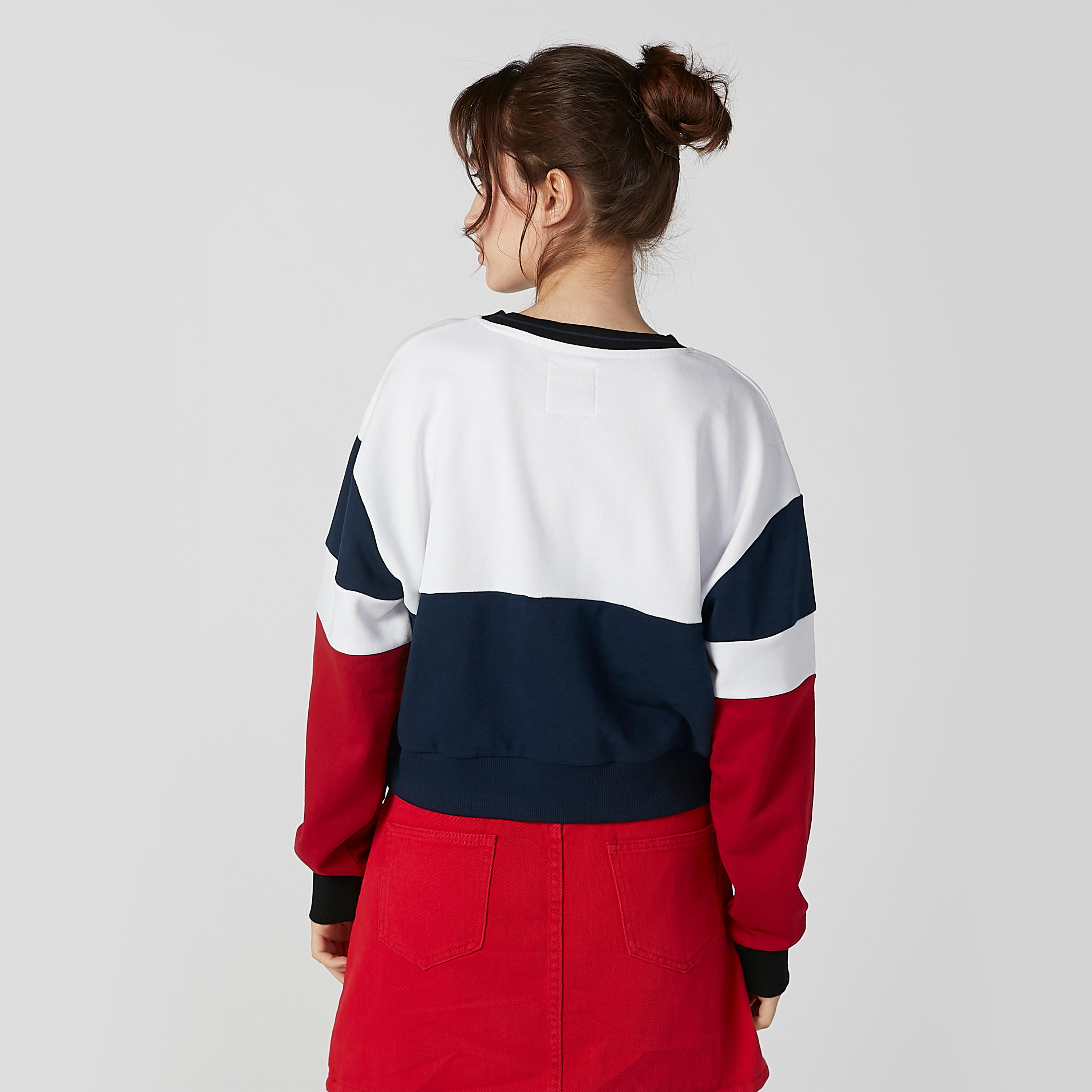 سويت شيرت مستدام بياقة مستديرة وأكمام طويلة وطبعات-women-winterwear-hoodiesandsweatshirts-sweatshirts-image-3