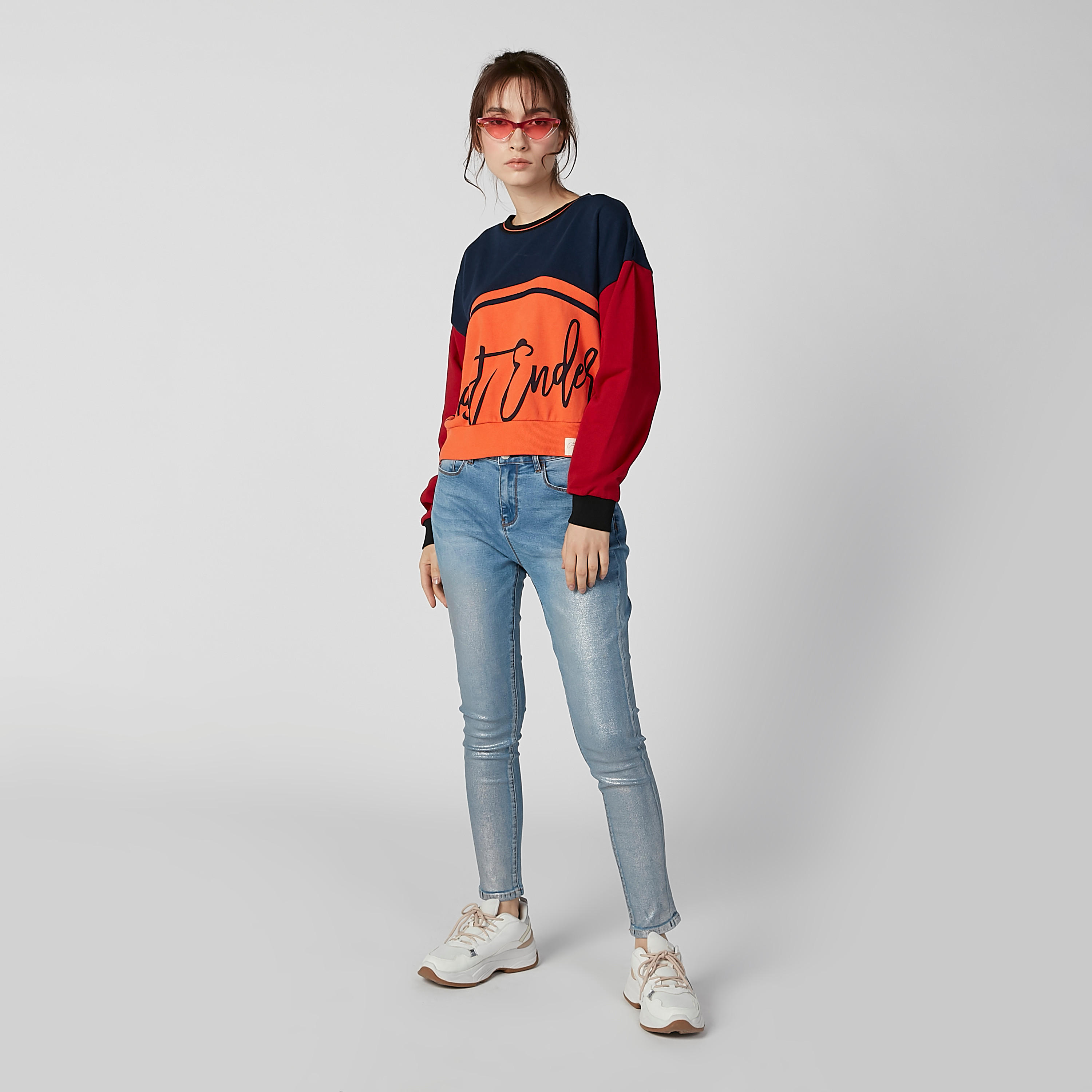 سويت شيرت مستدام بياقة مستديرة وأكمام طويلة وطبعات -women-winterwear-hoodiesandsweatshirts-sweatshirts-image-4