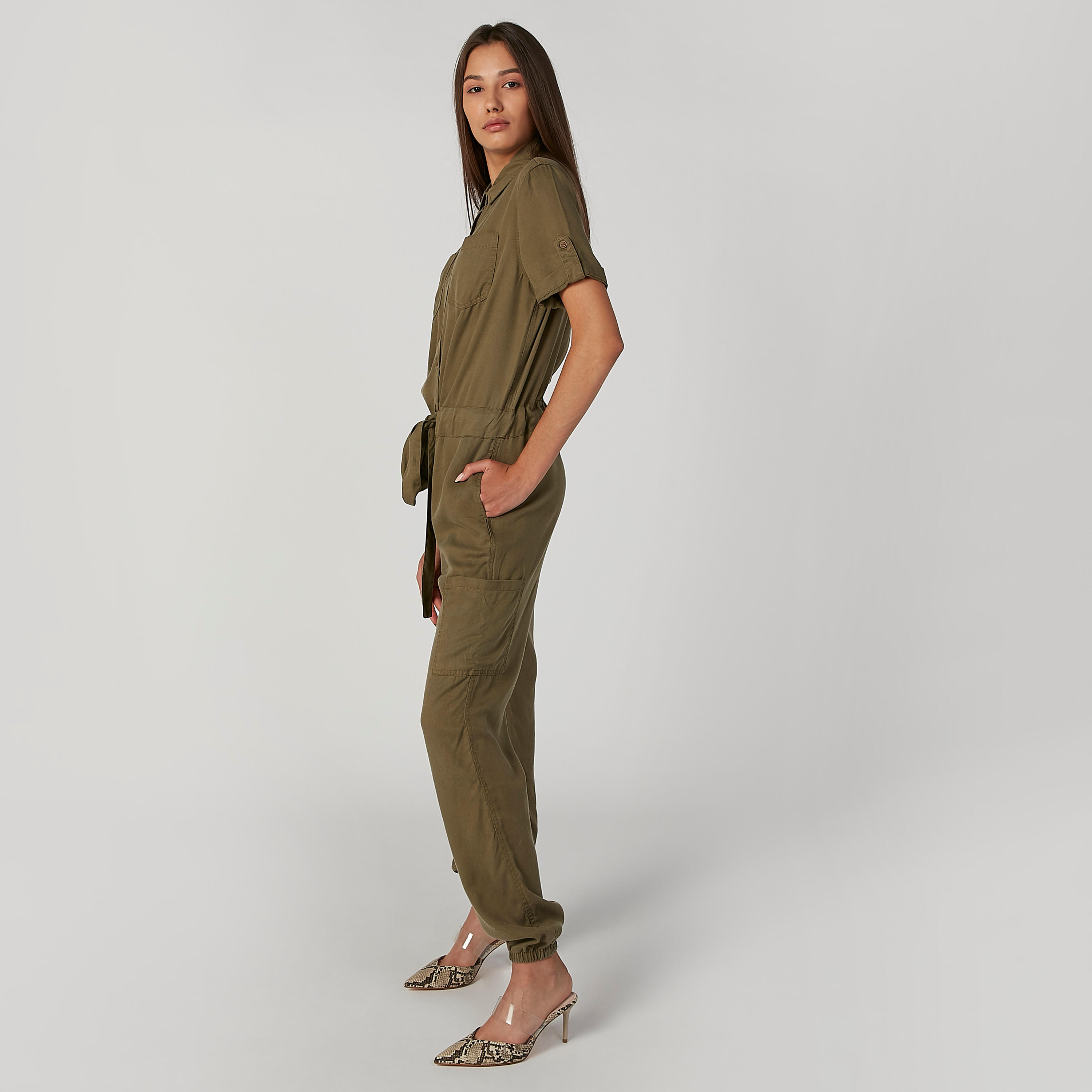 جمبسوت سادة بجيوب وأربطة-women-clothing-jumpsuits-image-1