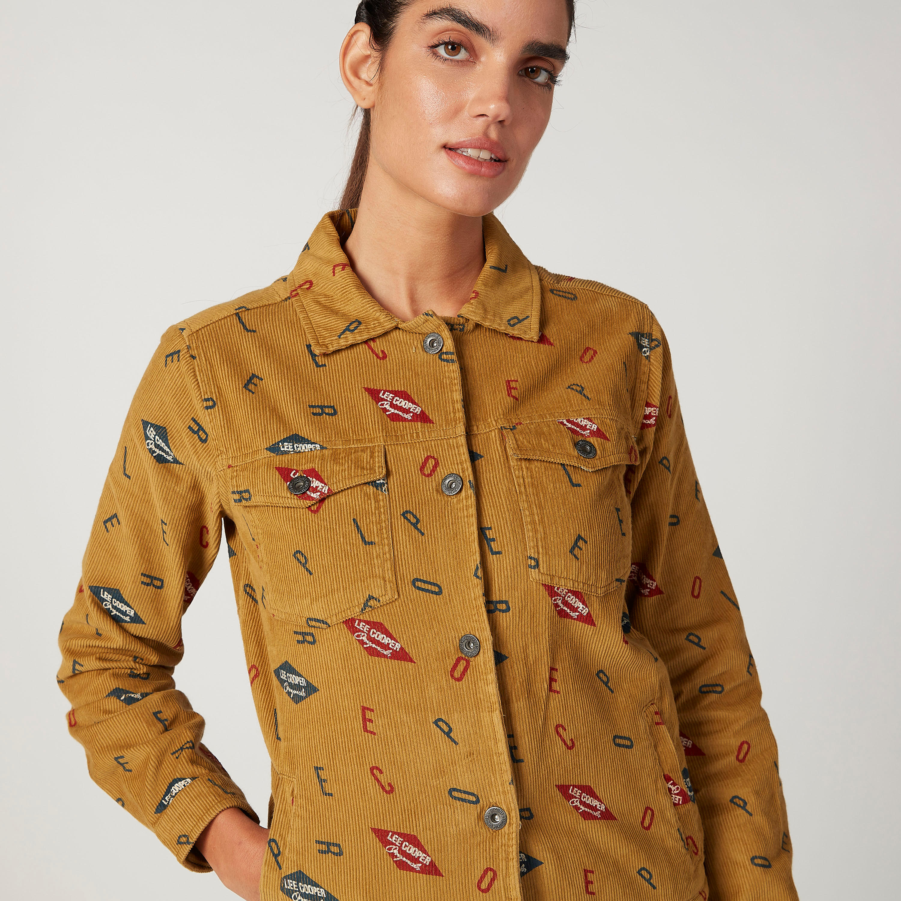 قميص دنيم مستدام بأكمام طويلة وطبعات من لي كوبر-women-winterwear-coatsandjackets-jackets-image-3