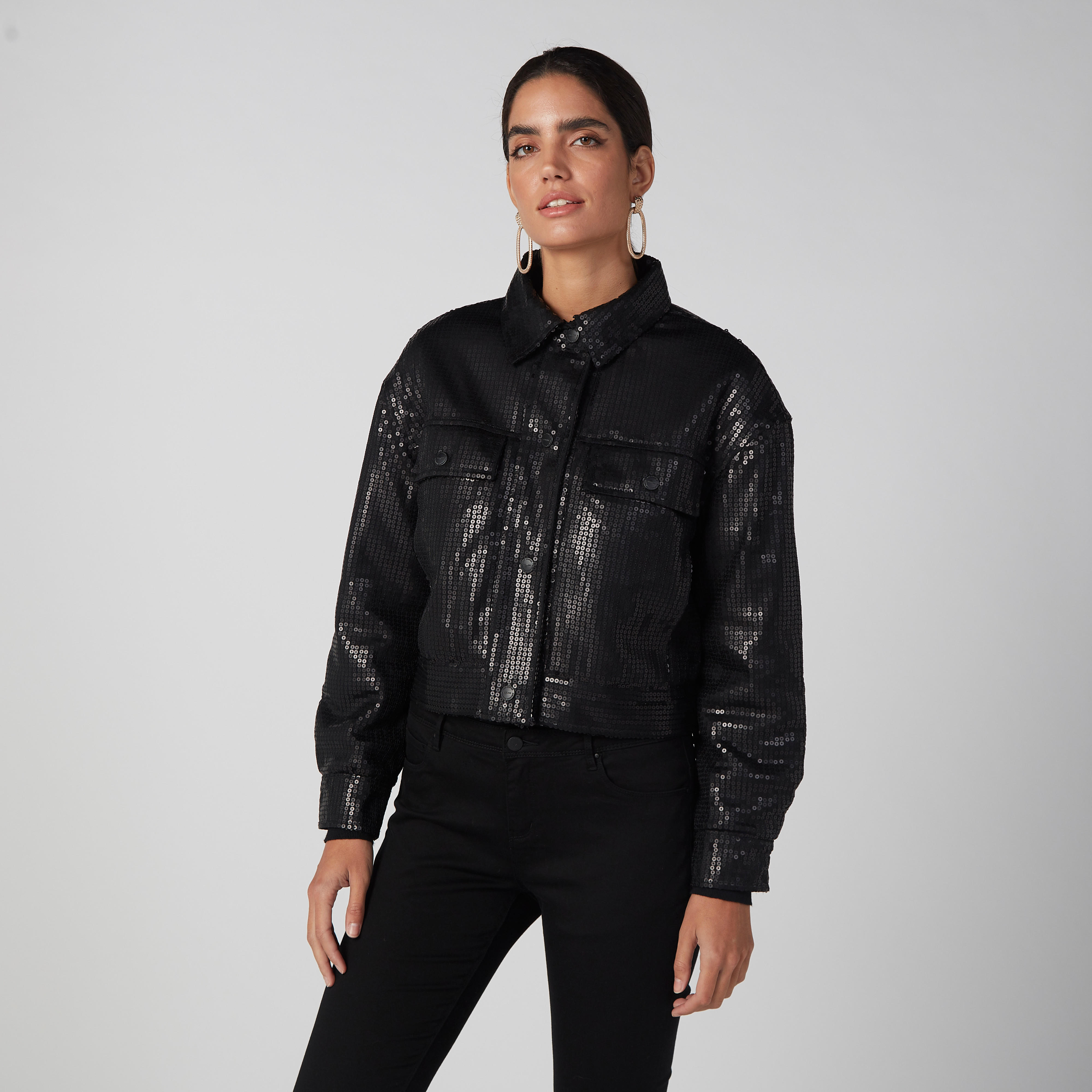 جاكيت مستدام بتفاصيل ترتر وأكمام طويلة وجيوب بطيّة-women-winterwear-coatsandjackets-jackets-image-2