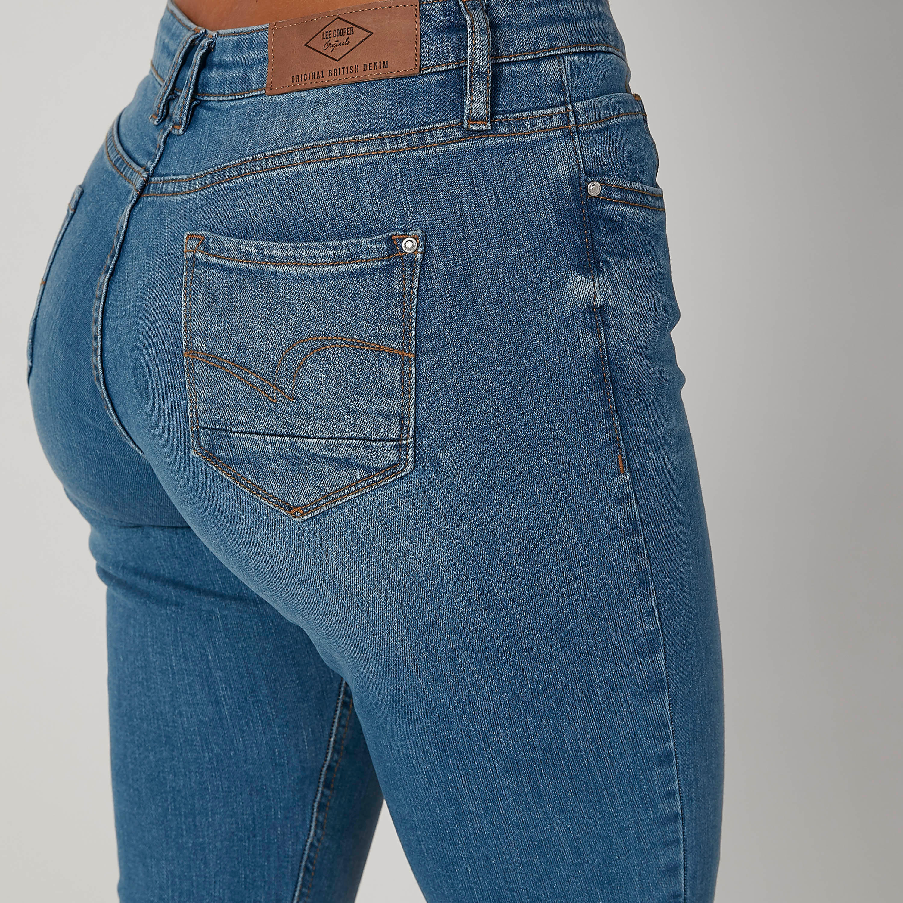 بنطلون جينز مستدام سكيني ممزّق بخصر متوسط الارتفاع وجيوب-women-clothing-bottoms-jeans-image-5