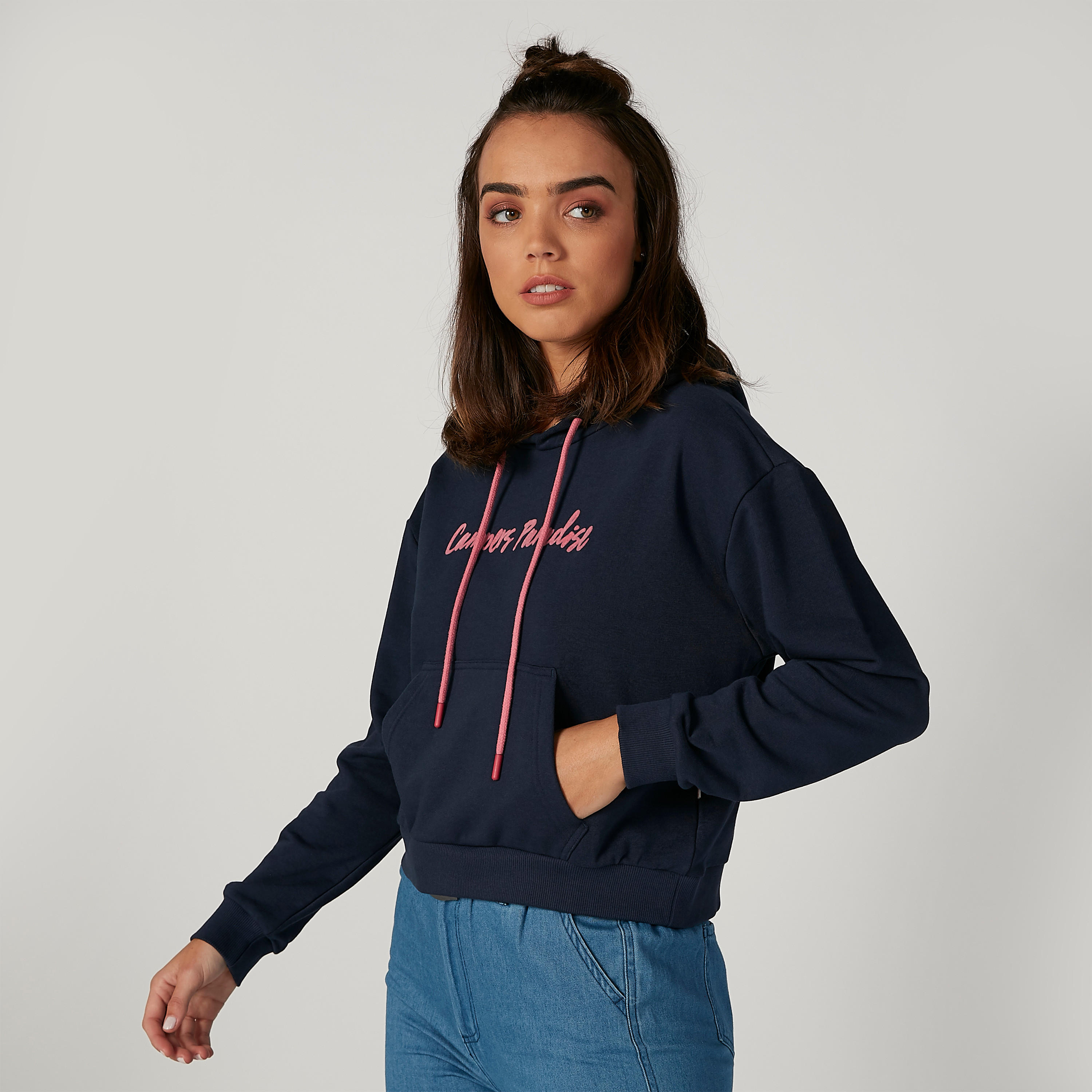 سويت شيرت مستدام بقبّعة وأكمام طويلة وطبعات -women-winterwear-hoodiesandsweatshirts-hoodies-image-3