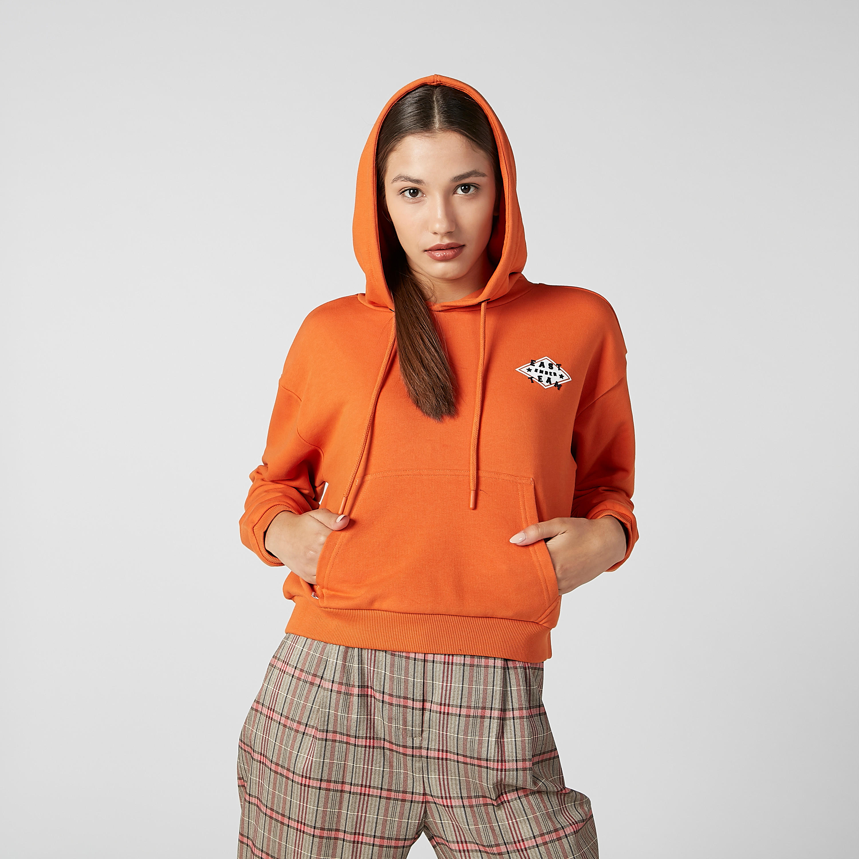 Sustainable Printed Sweatshirt with Kangaroo Pockets and Hood-women-winterwear-hoodiesandsweatshirts-hoodies-image-2