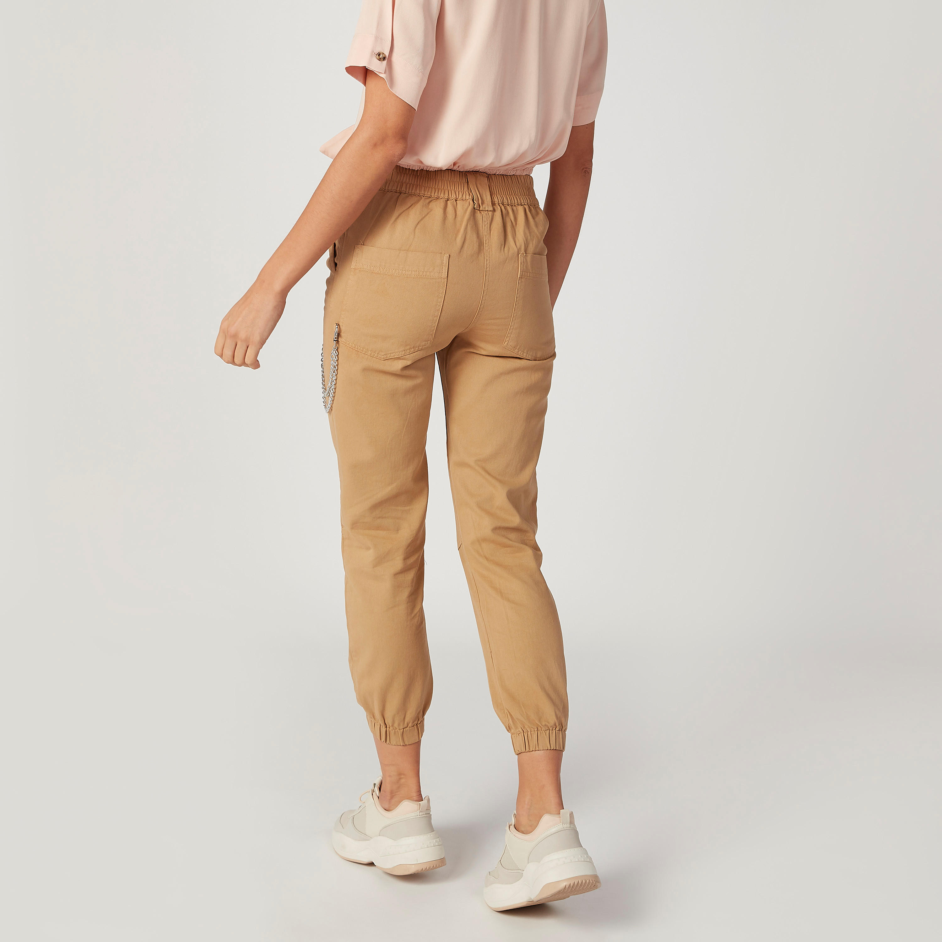 بنطلون رياضي مستدام سادة بأطراف ضيقة وجيوب -women-clothing-bottoms-joggers-image-4