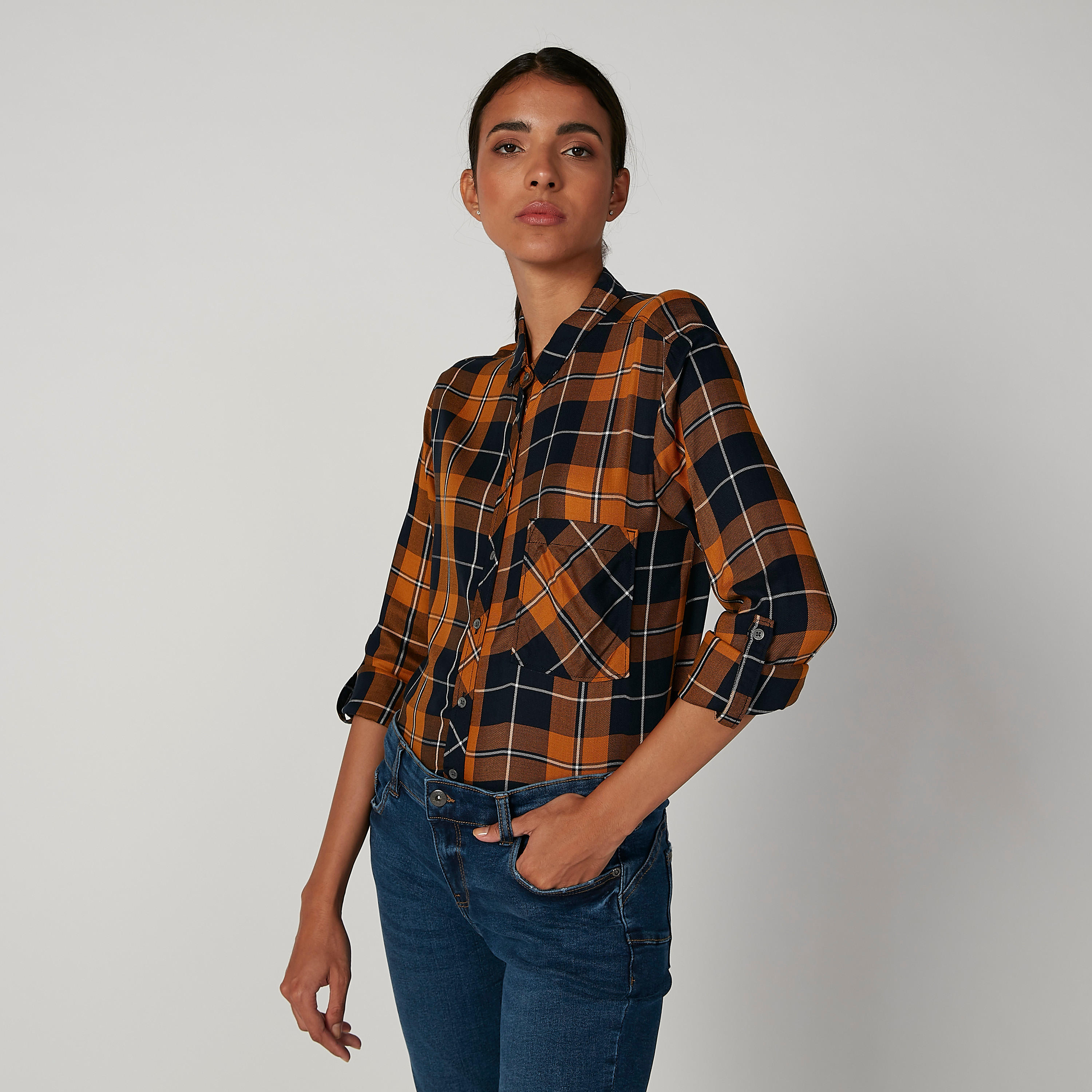 قميص كاروهات بياقة عاديّة وأكمام طويلة من لي كوبر-women-clothing-shirtsandblouses-shirts-image-1