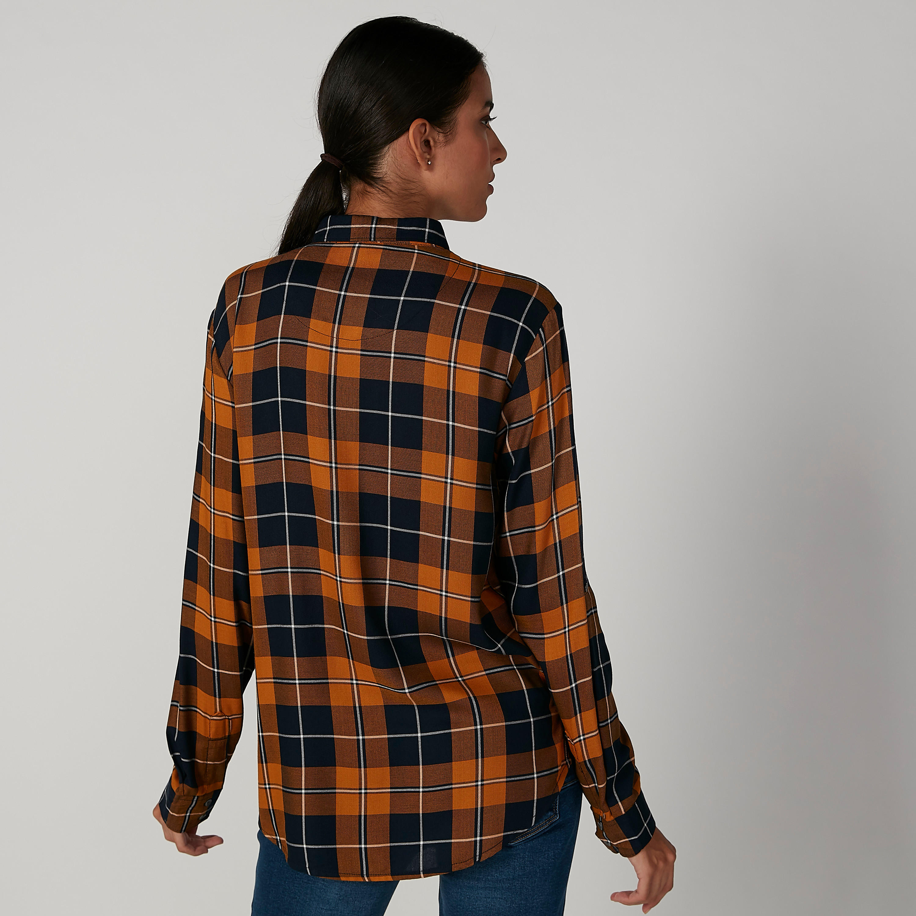 قميص كاروهات بياقة عاديّة وأكمام طويلة من لي كوبر-women-clothing-shirtsandblouses-shirts-image-2