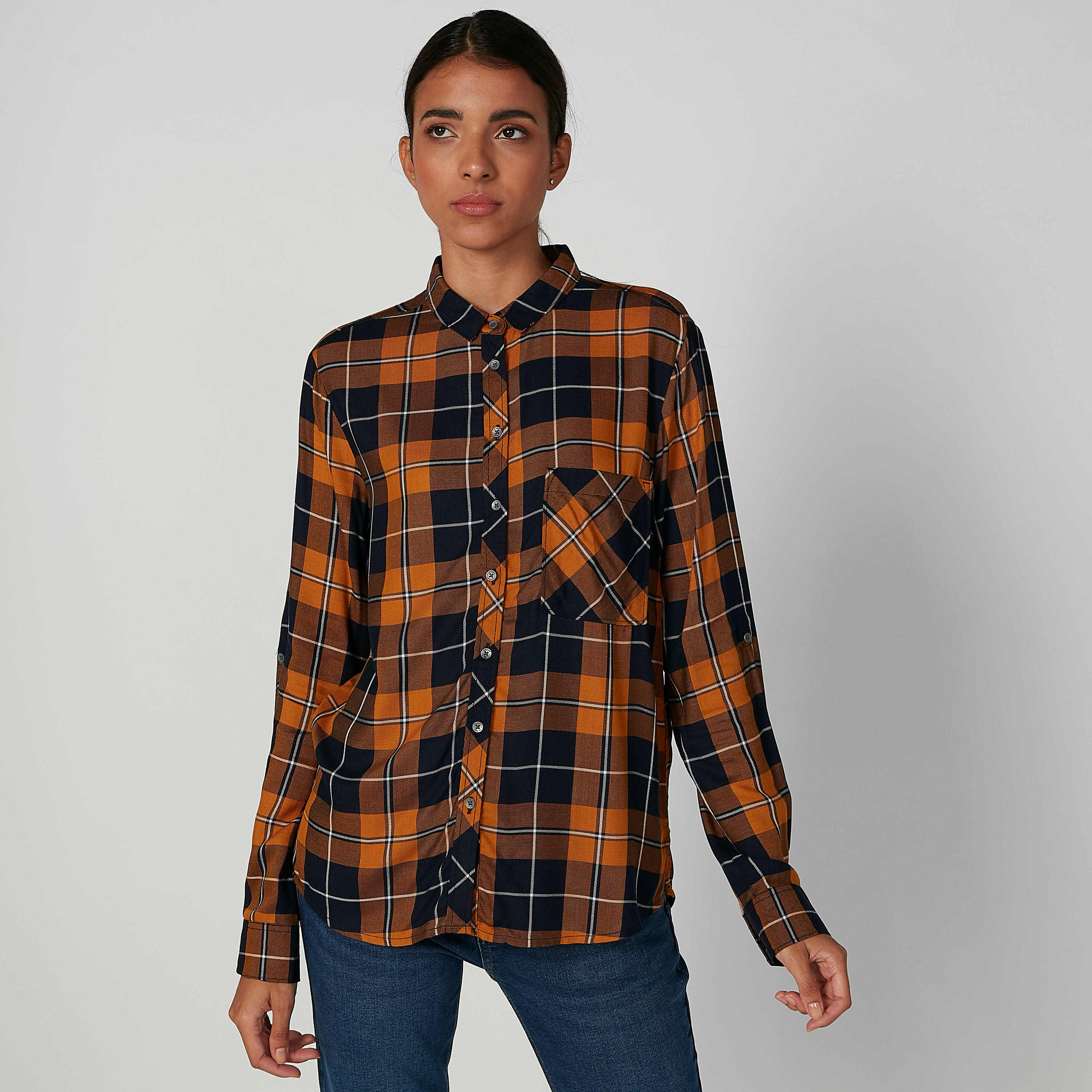قميص كاروهات بياقة عاديّة وأكمام طويلة من لي كوبر-women-clothing-shirtsandblouses-shirts-image-4