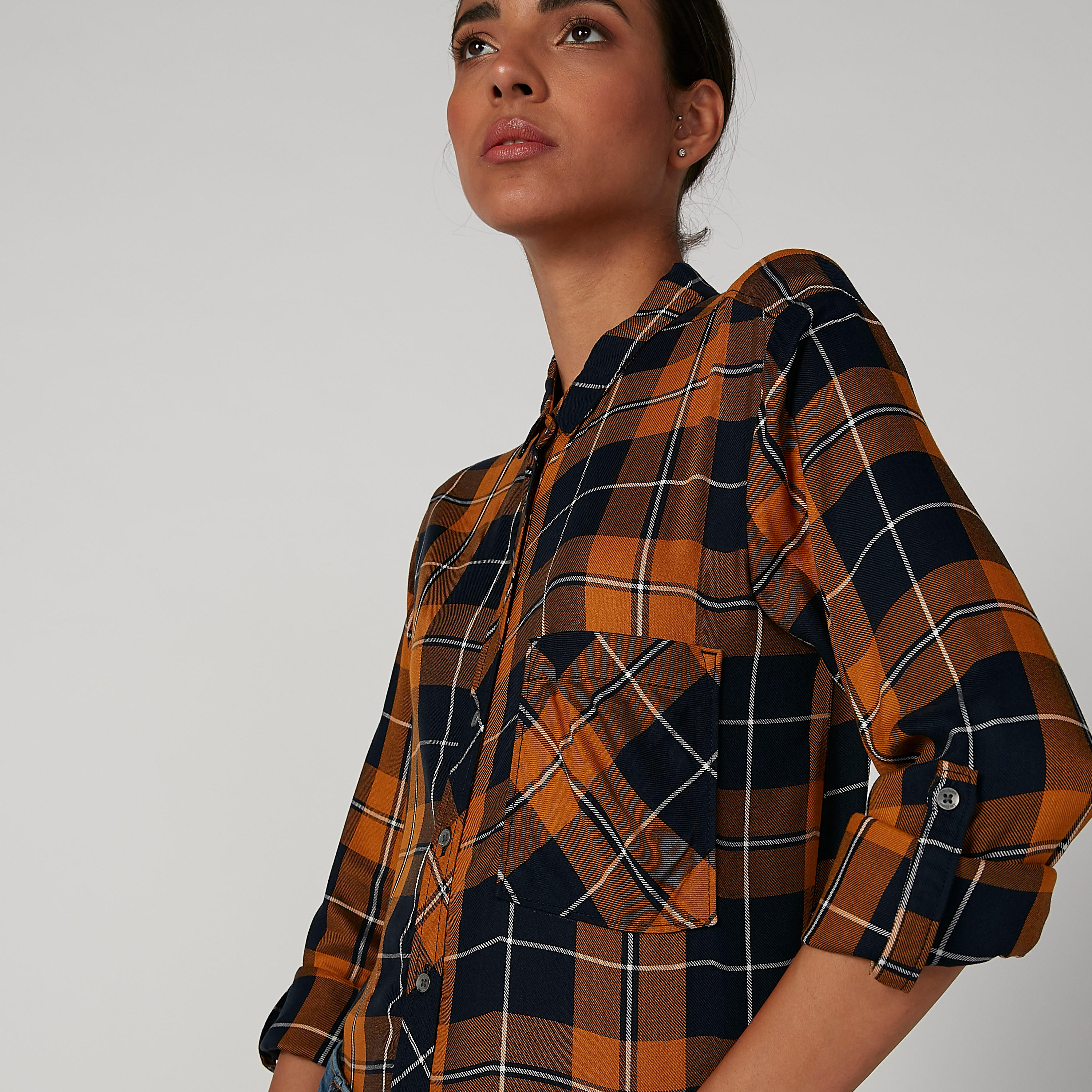 قميص كاروهات بياقة عاديّة وأكمام طويلة من لي كوبر-women-clothing-shirtsandblouses-shirts-image-6