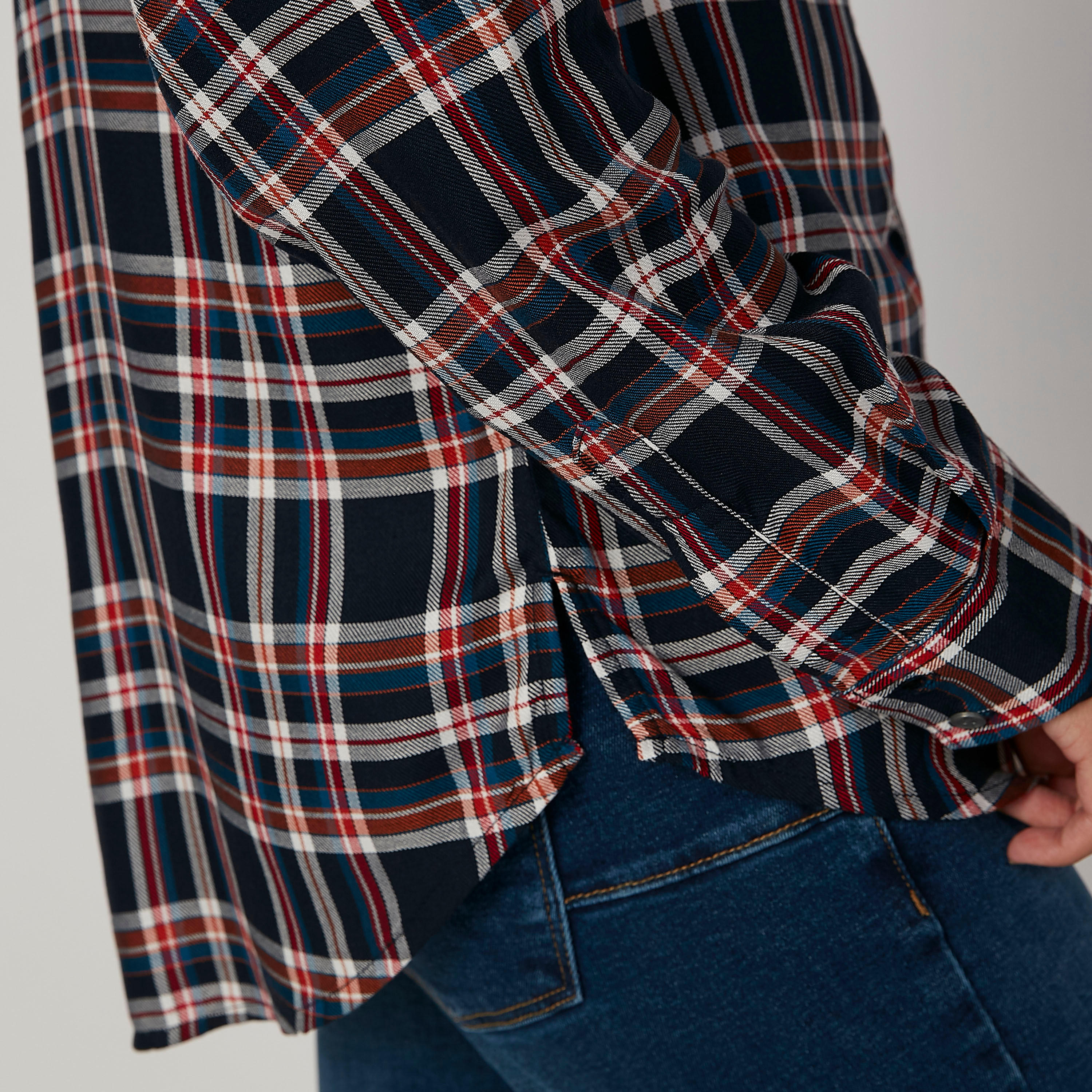 قميص كاروهات بياقة عاديّة وأكمام طويلة من لي كوبر-women-clothing-shirtsandblouses-shirts-image-6