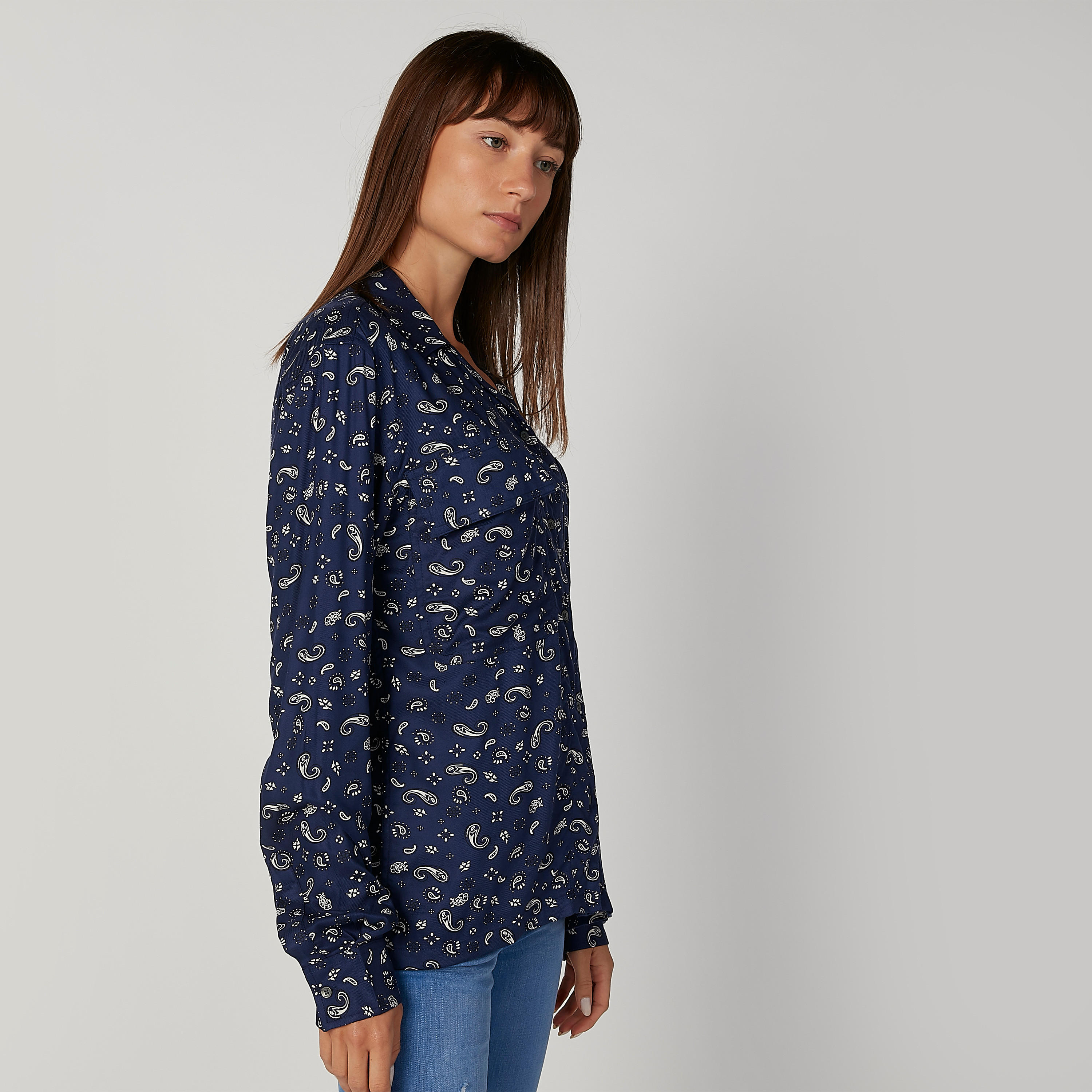 قميص بأكمام طويلة وجيب على الصدر وطبعات من لي كوبر-women-clothing-shirtsandblouses-shirts-image-3