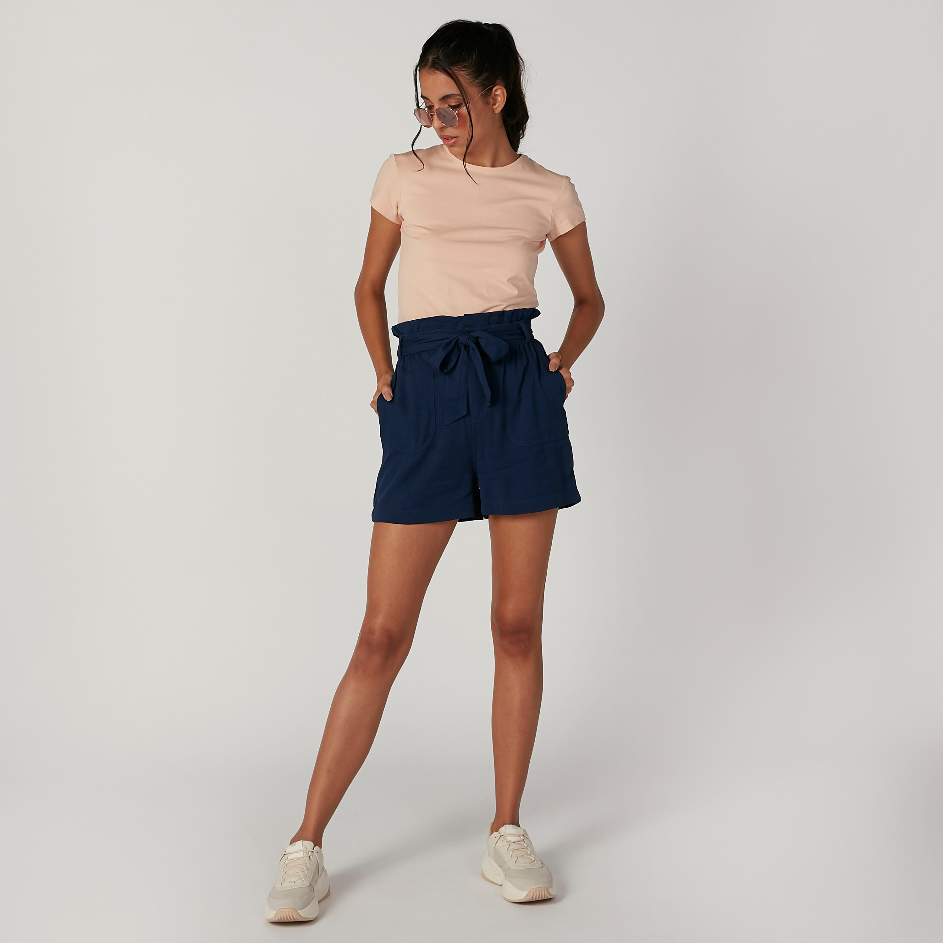 شورت سادة بخصر مطّاطي مرتفع وأربطة-women-clothing-bottoms-shorts-image-4