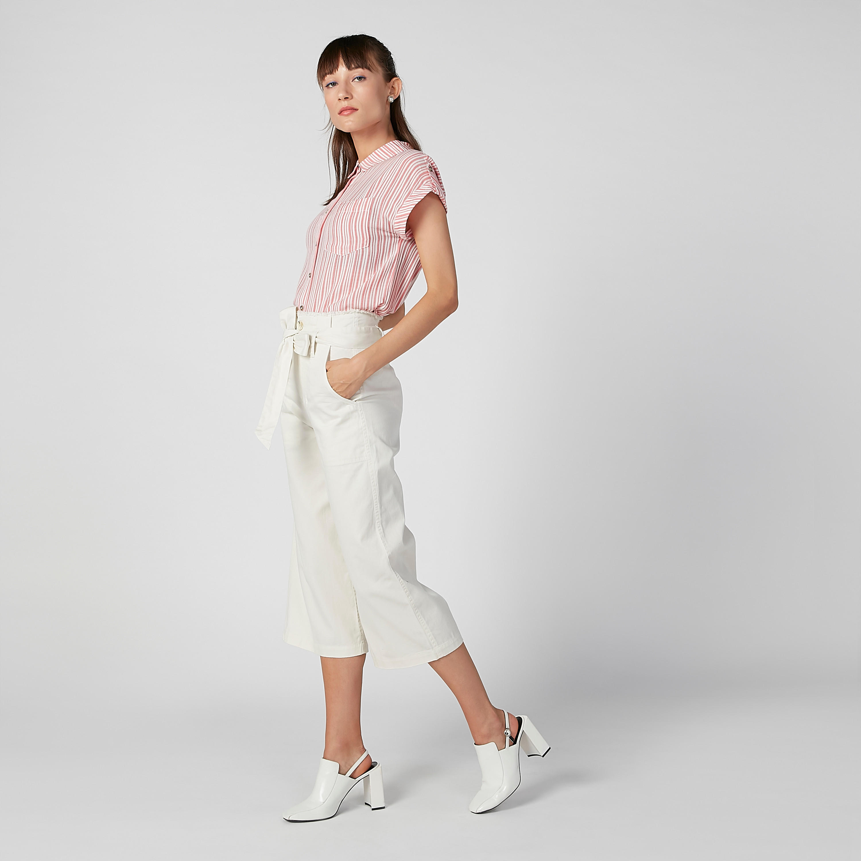 قميص مقلّم بياقة عاديّة وأكمام قصيرة-women-clothing-shirtsandblouses-shirts-image-2