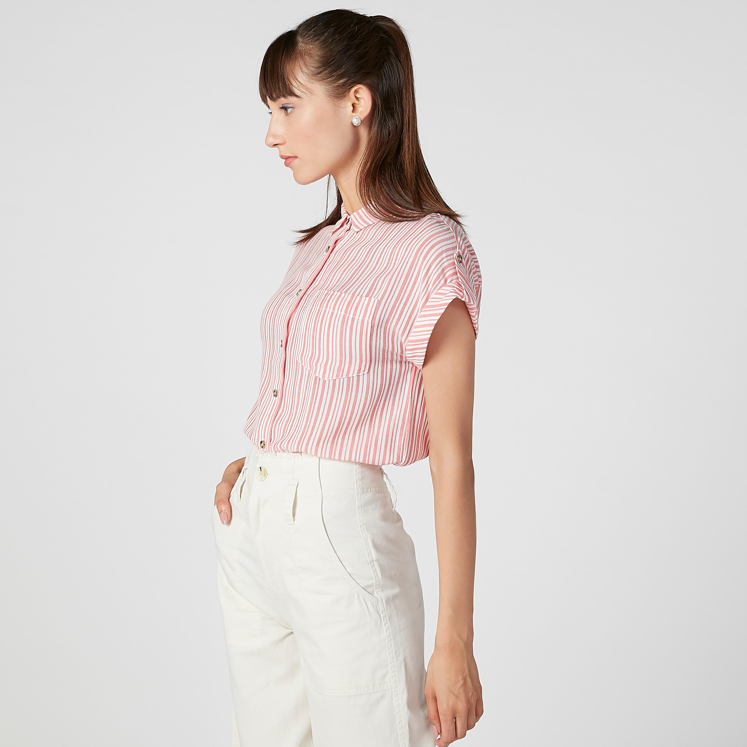 قميص مقلّم بياقة عاديّة وأكمام قصيرة-women-clothing-shirtsandblouses-shirts-image-3