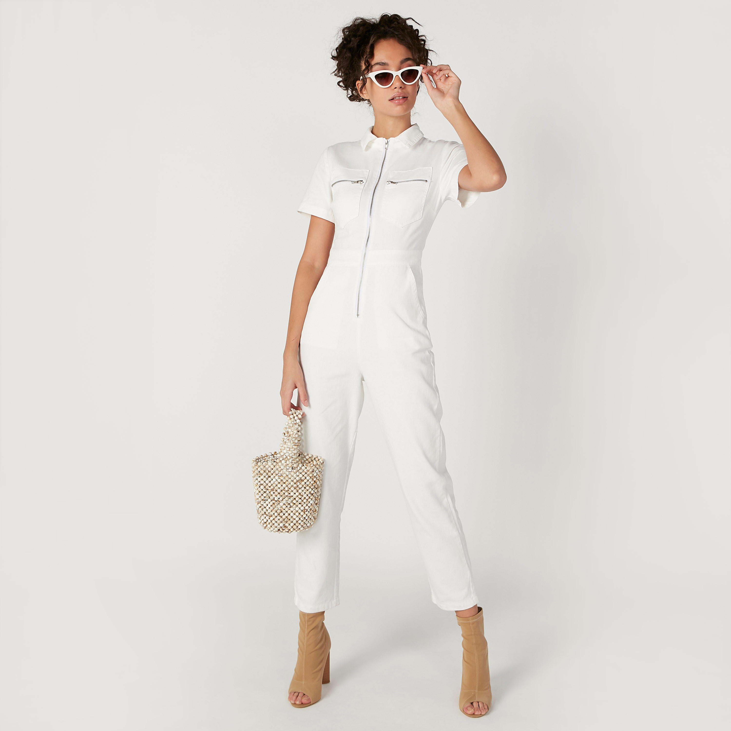 جمبسوت مستدام سادة بأكمام قصيرة وسحّاب-women-clothing-jumpsuits-image-5