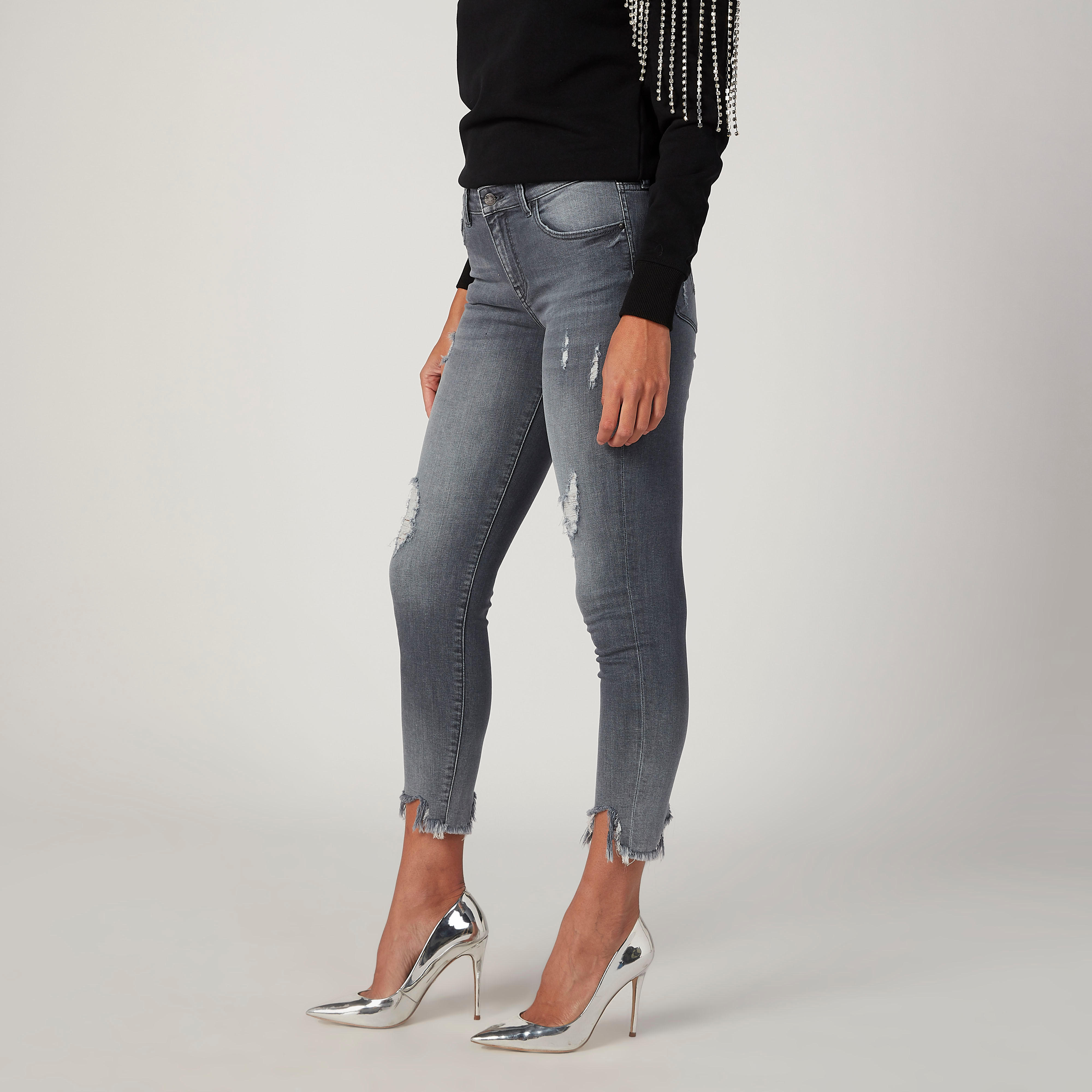بنطلون جينز سكيني ممزّق بخصر متوسط الارتفاع وجيوب وأساور مهدّبة-women-clothing-bottoms-jeans-image-5