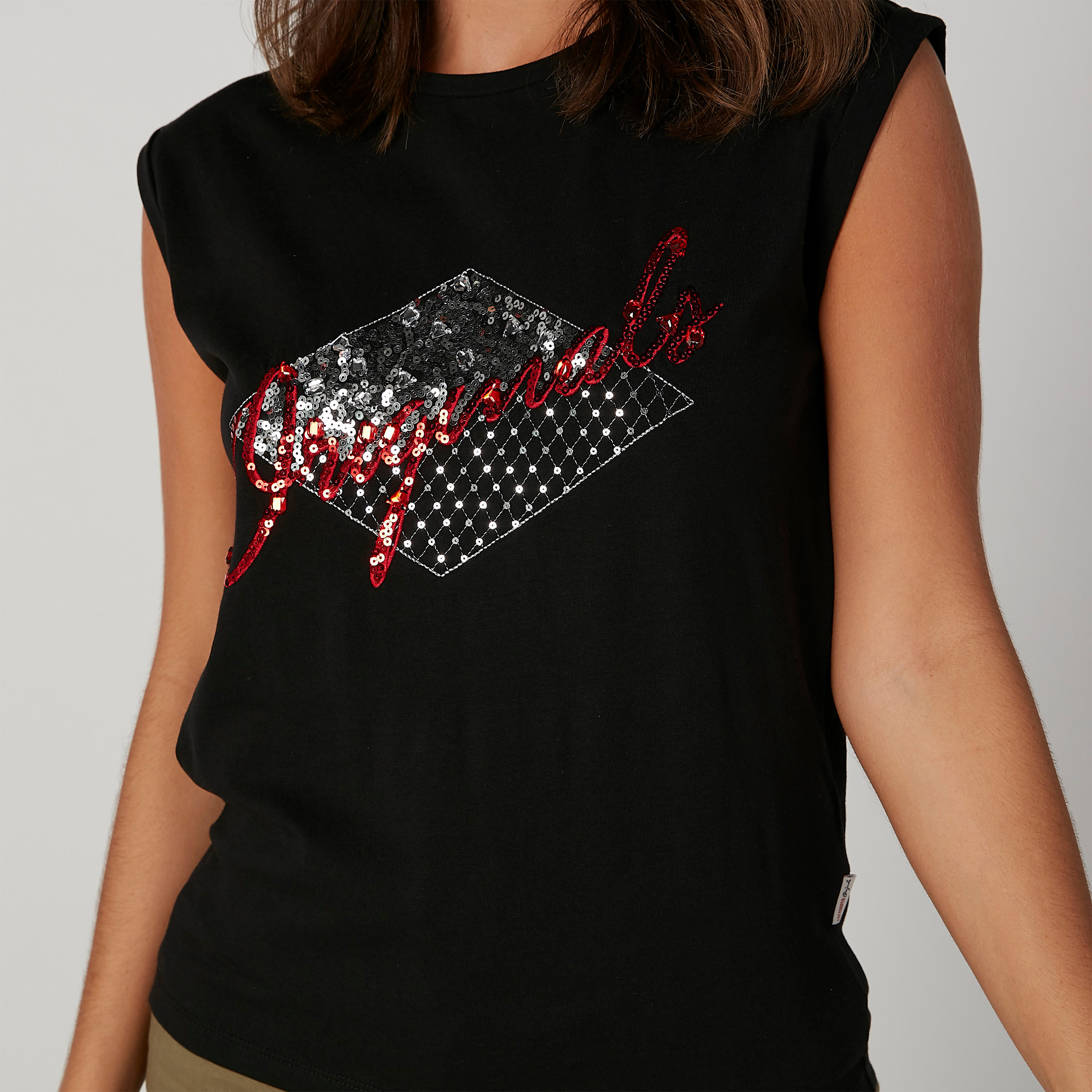 تيشيرت مستدام دون أكمام بياقة مستديرة وتفاصيل ترتر -women-clothing-tshirts-image-5