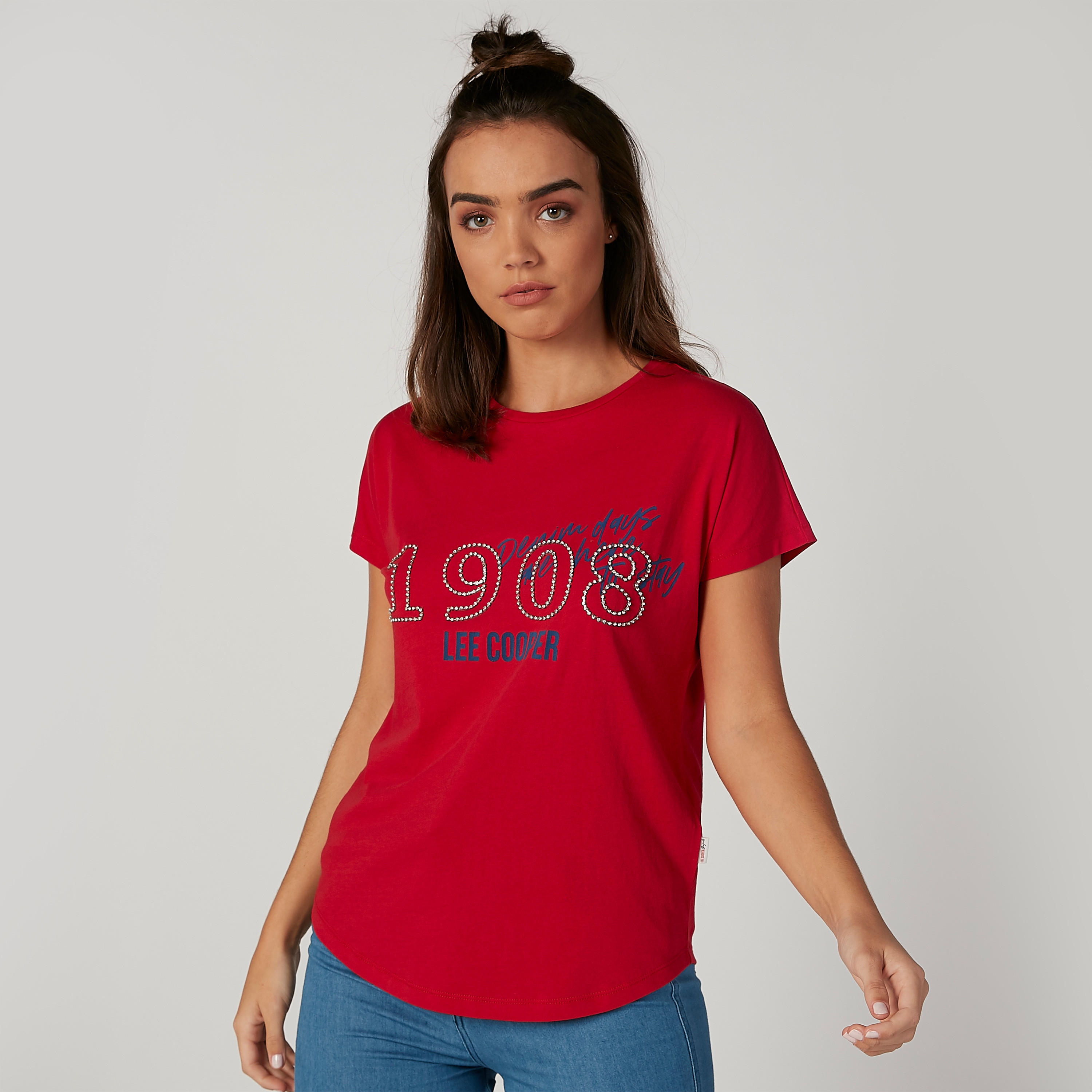 تيشيرت مستدام مزيّن بياقة مستديرة وأكمام قصيرة-women-clothing-tshirts-image-1