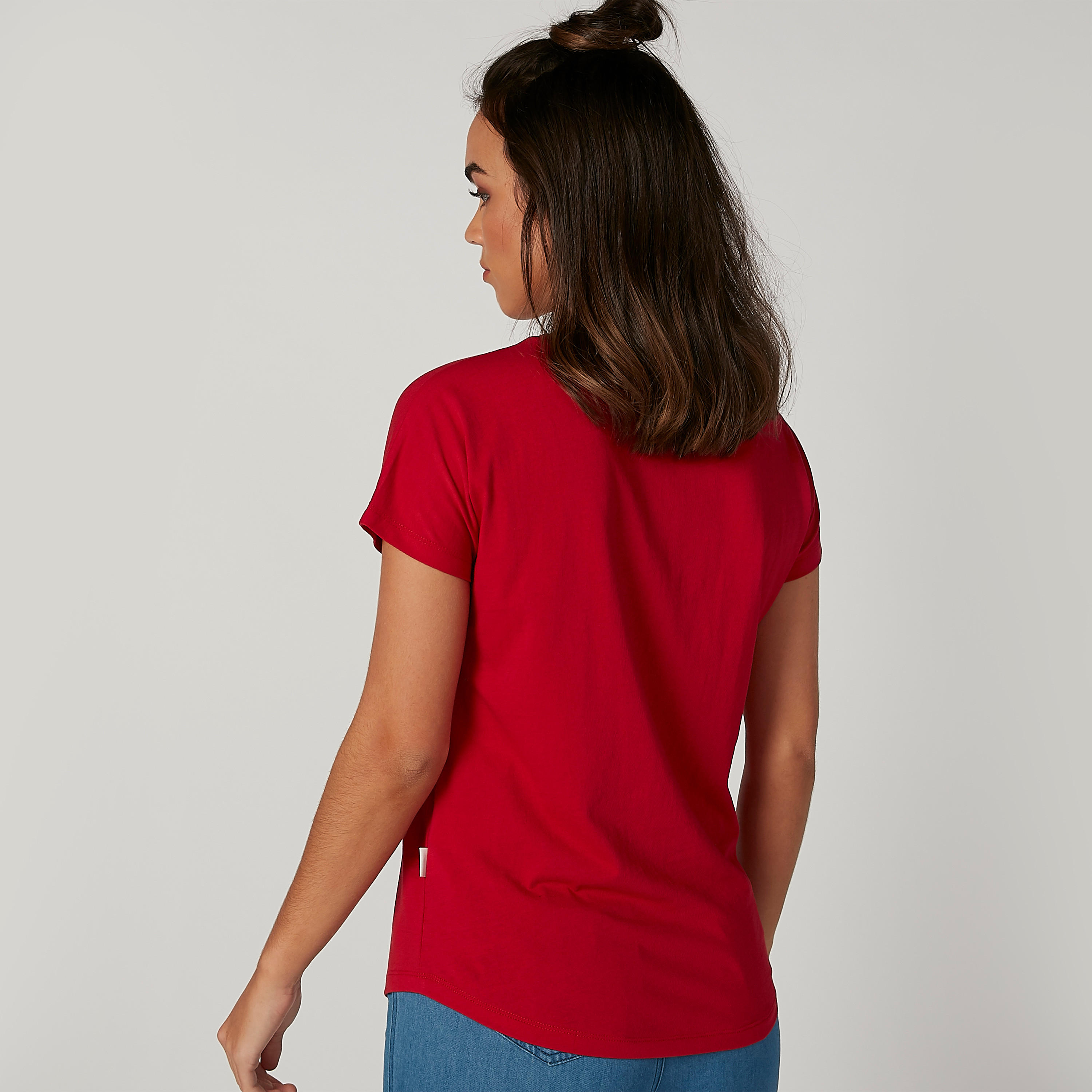 تيشيرت مستدام مزيّن بياقة مستديرة وأكمام قصيرة-women-clothing-tshirts-image-2