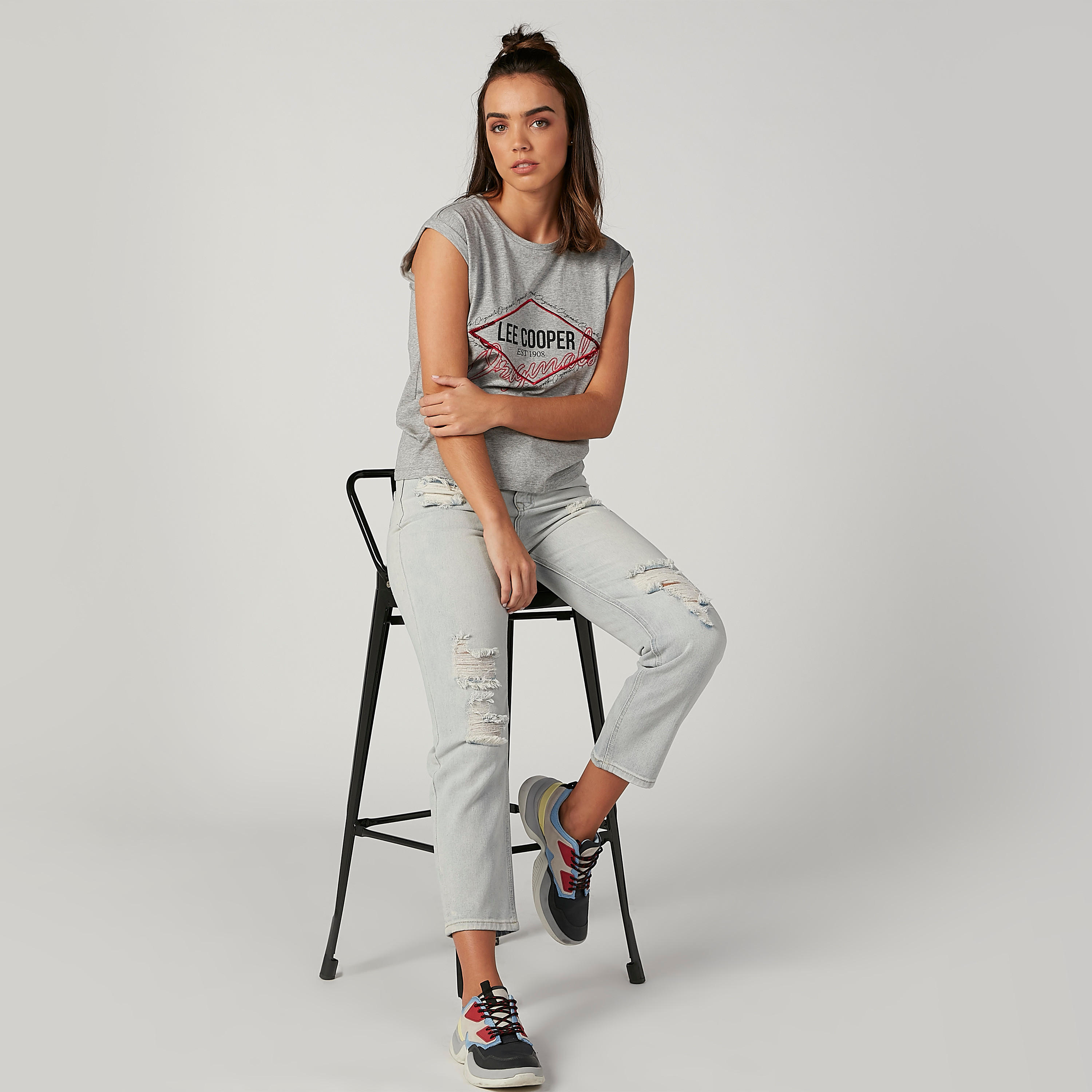 بلوزة مستدامة بياقة مستديرة وطبعات من لي كوبر -women-clothing-tshirts-image-2