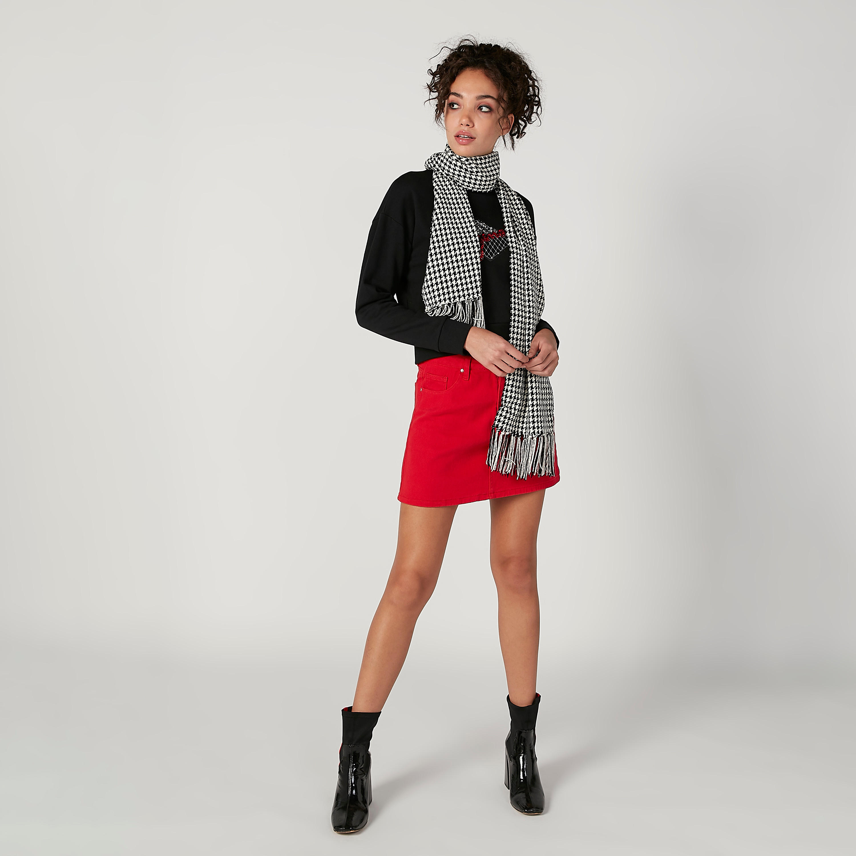سويت شيرت مزيّن بياقة مستديرة وأكمام طويلة من لي كوبر-women-winterwear-hoodiesandsweatshirts-sweatshirts-image-5