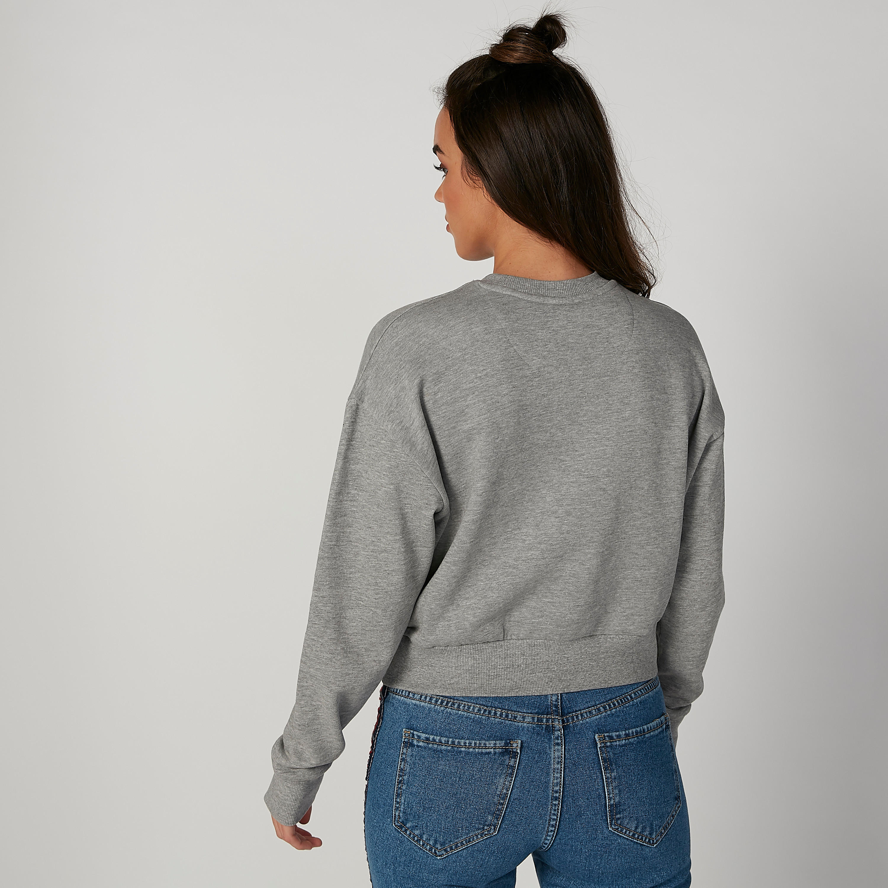 سويت شيرت بياقة مستديرة وأكمام طويلة وتفاصيل ترتر من لي كوبر-women-winterwear-hoodiesandsweatshirts-sweatshirts-image-2