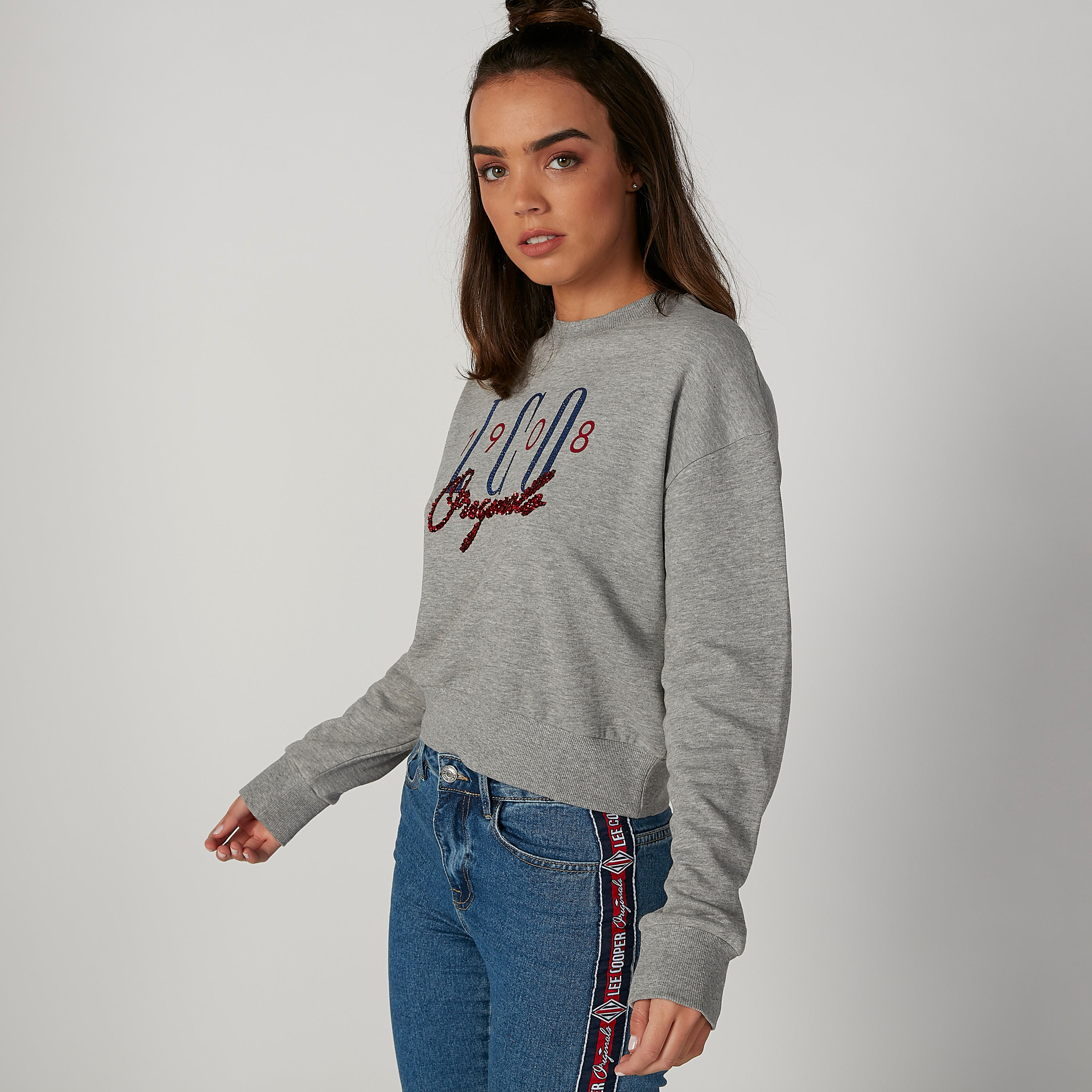 سويت شيرت بياقة مستديرة وأكمام طويلة وتفاصيل ترتر من لي كوبر-women-winterwear-hoodiesandsweatshirts-sweatshirts-image-3