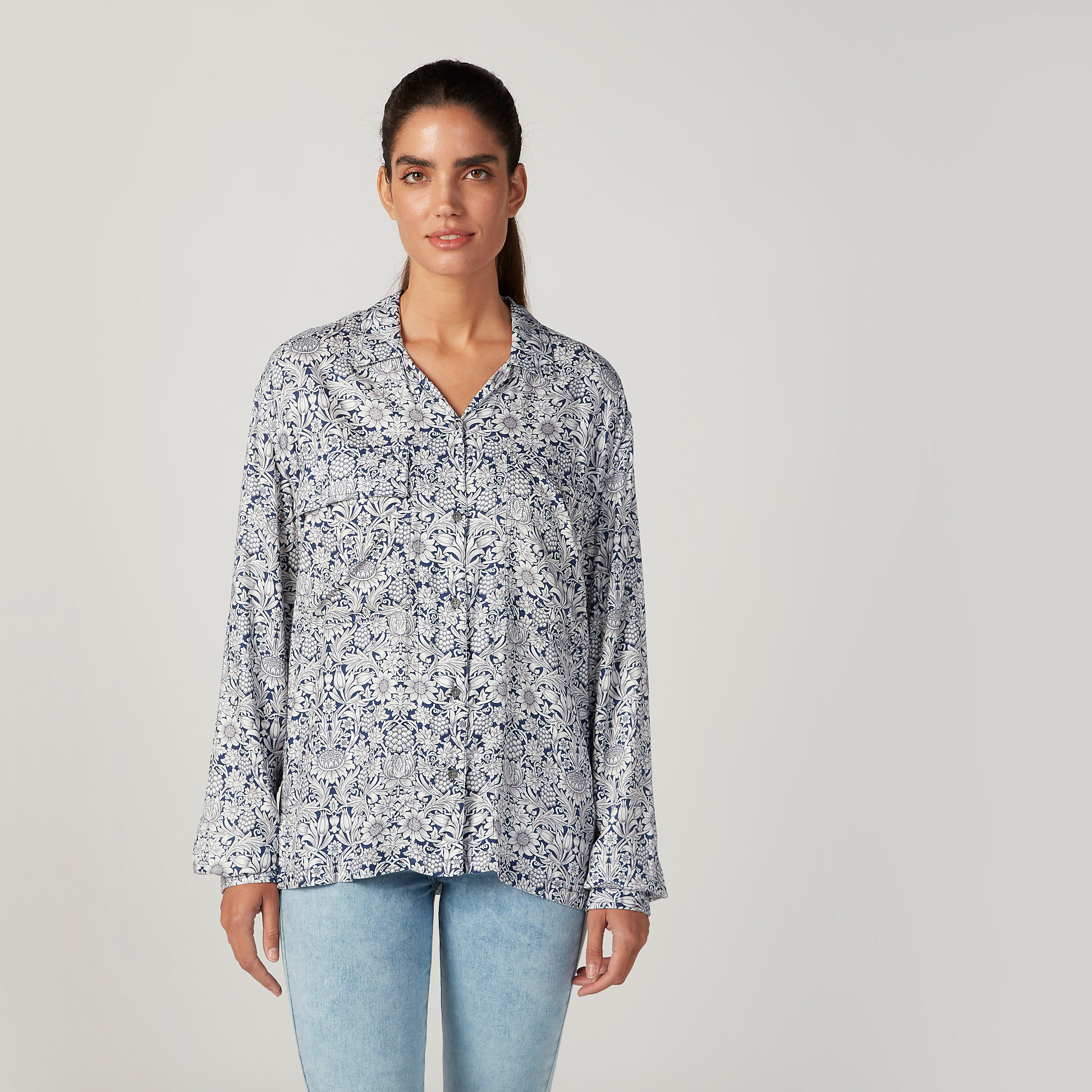 قميص بياقة عاديّة وأكمام طويلة وطبعات زهرية من لي كوبر-women-clothing-shirtsandblouses-shirts-image-1