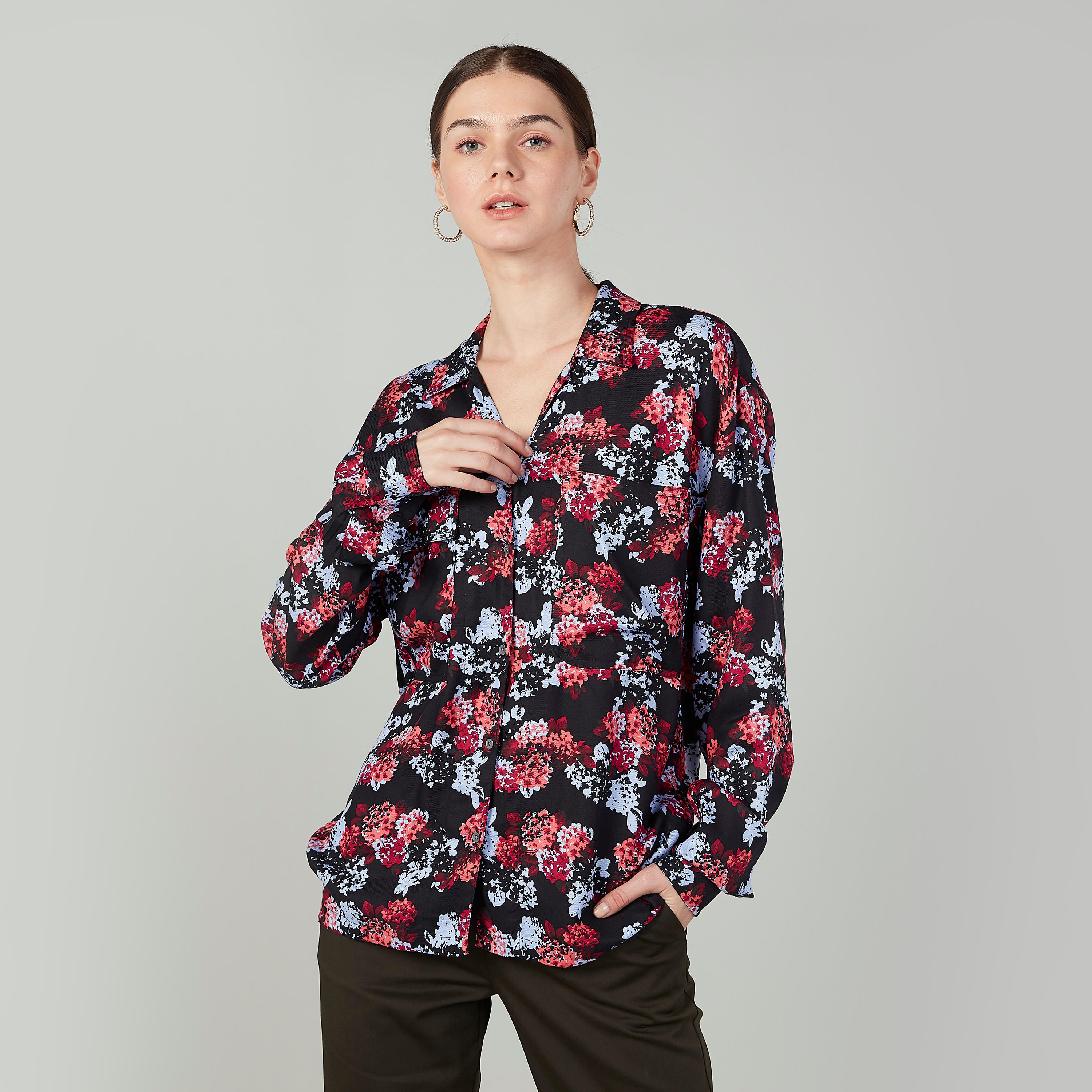 قميص بأكمام طويلة وجيب على الصدر وطبعات من لي كوبر-women-clothing-shirtsandblouses-shirts-image-4