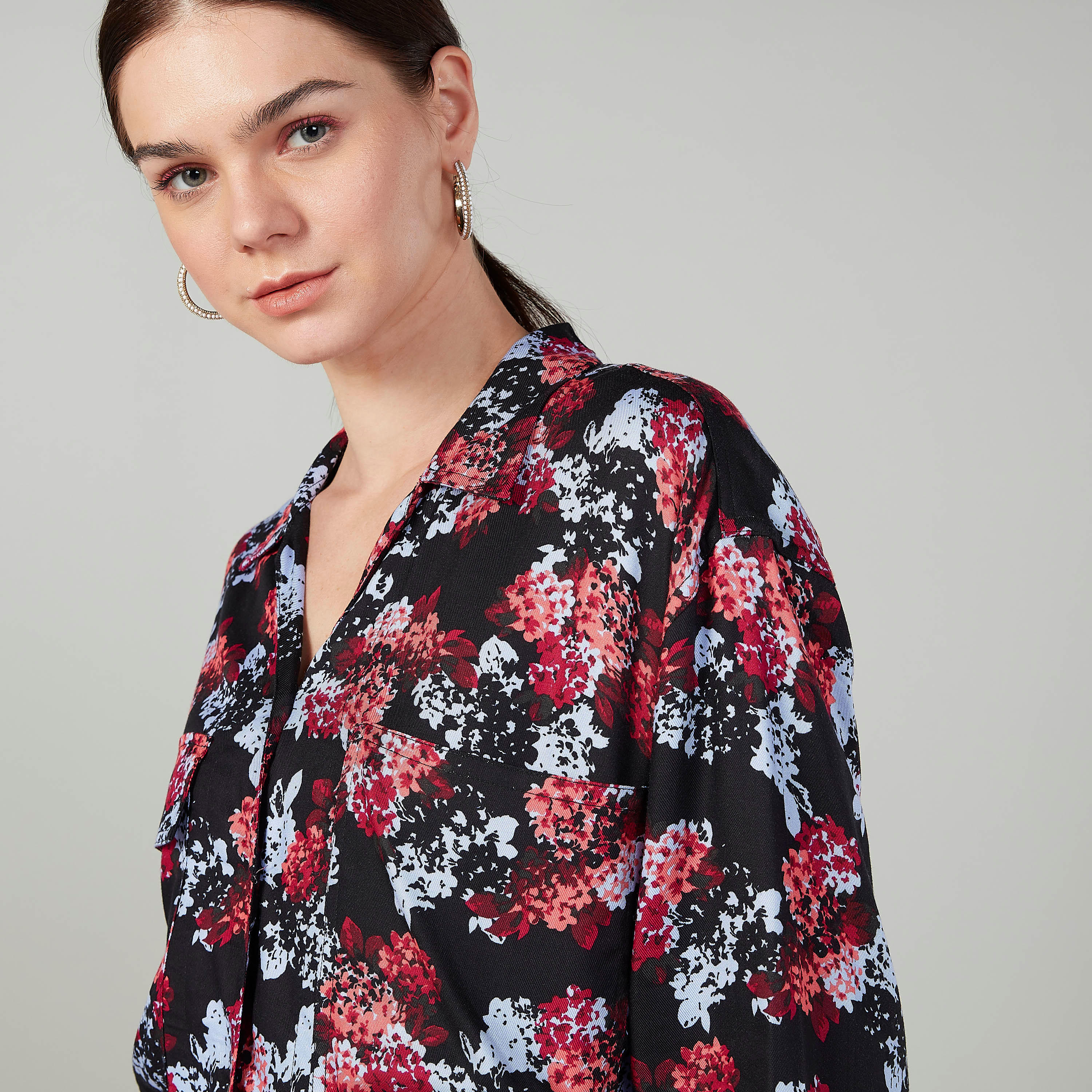 قميص بأكمام طويلة وجيب على الصدر وطبعات من لي كوبر-women-clothing-shirtsandblouses-shirts-image-2