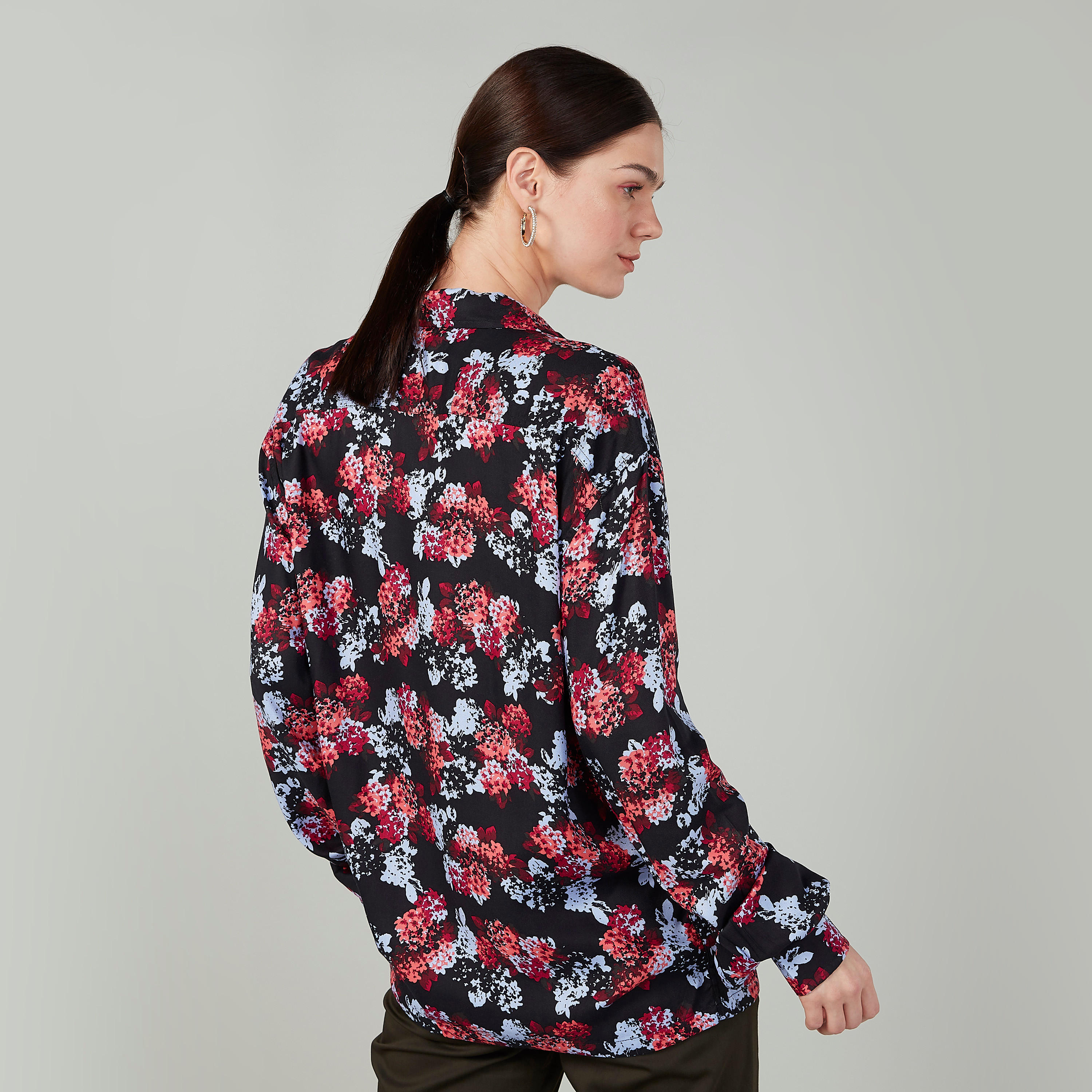 قميص بأكمام طويلة وجيب على الصدر وطبعات من لي كوبر-women-clothing-shirtsandblouses-shirts-image-1
