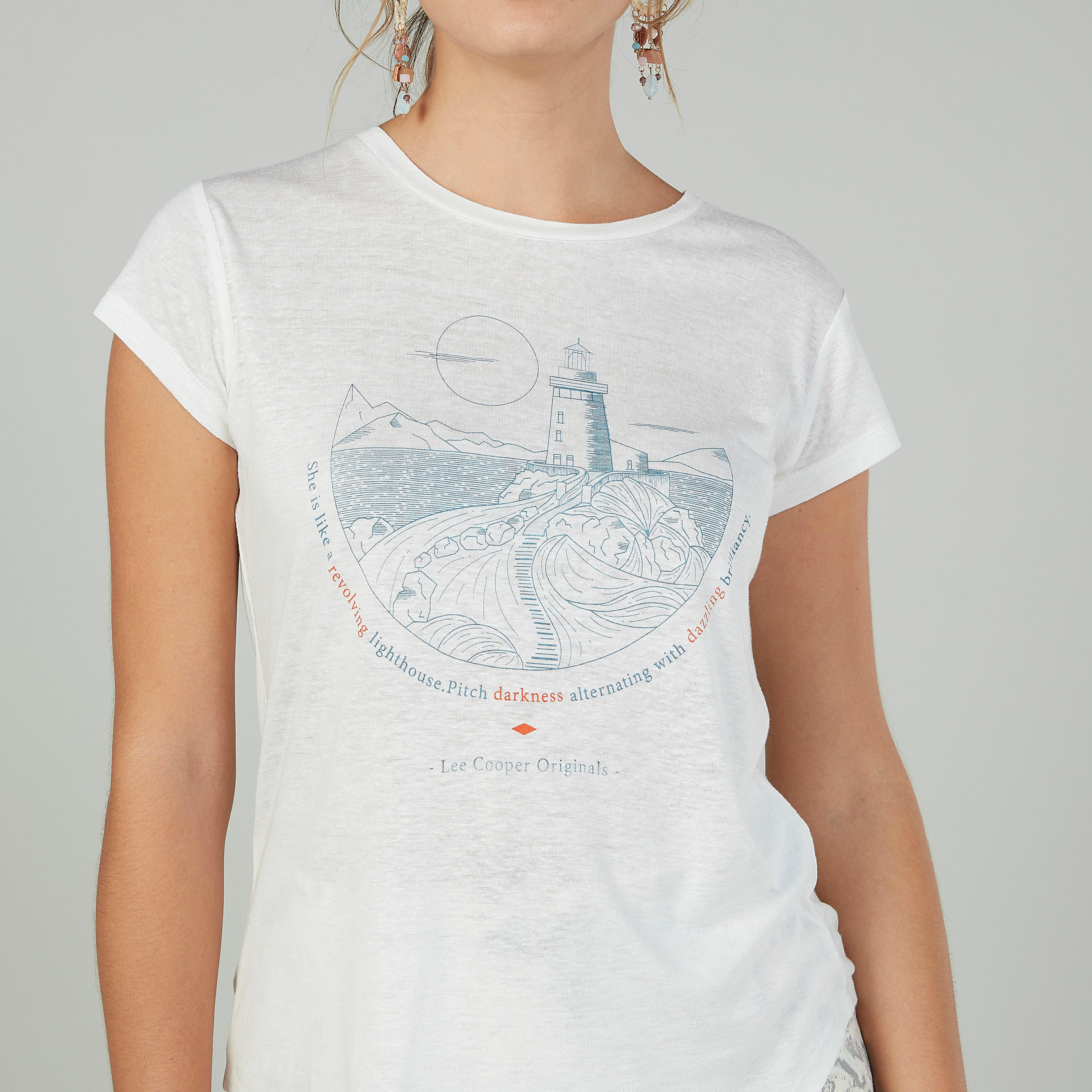 تيشيرت مستدام بياقة مستديرة وأكمام قصيرة وطبعات سمايلي وورلد-women-clothing-tshirts-image-2
