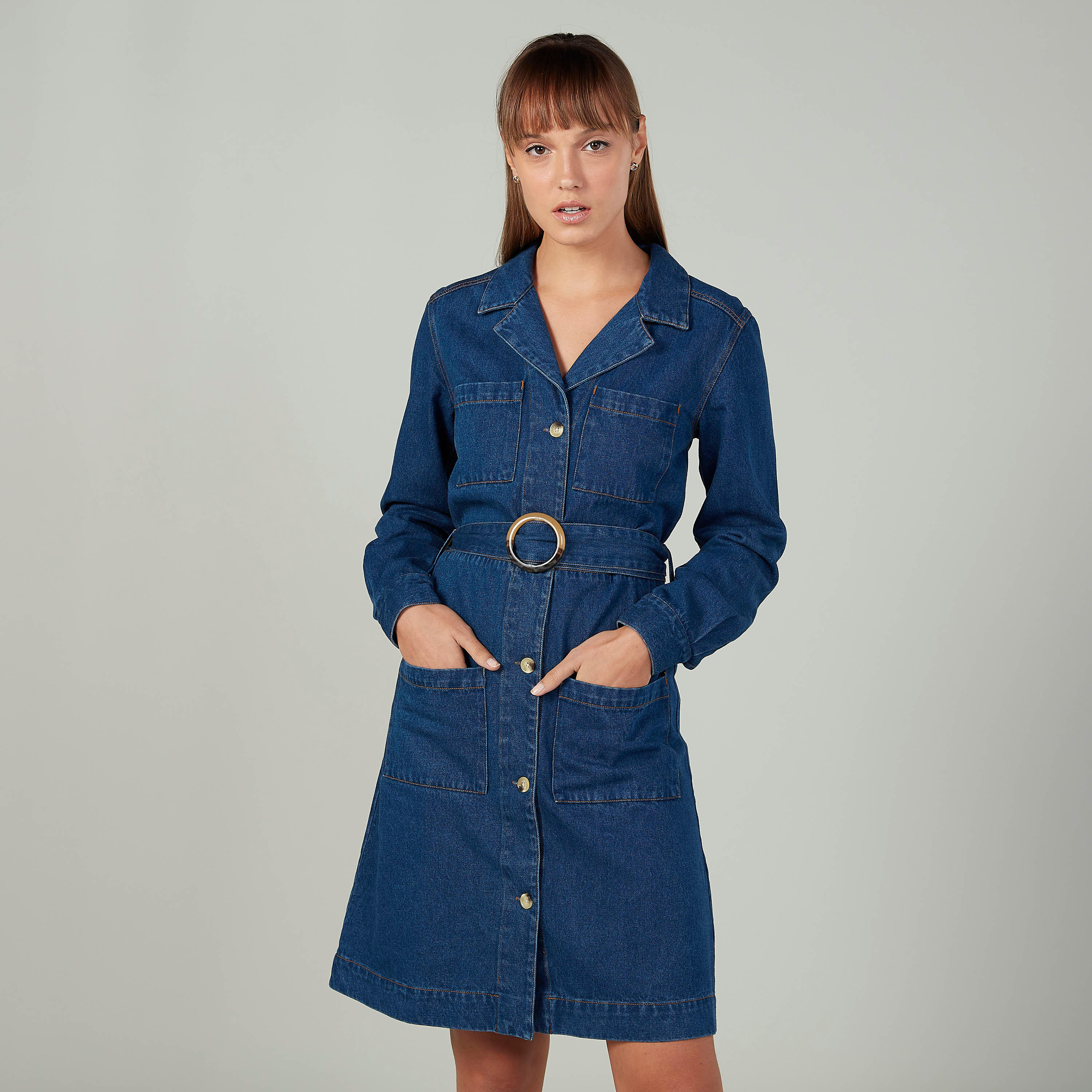 فستان قميص مستدام ميدي سادة بجيب  من لي كوبر-women-clothing-dresses-image-1