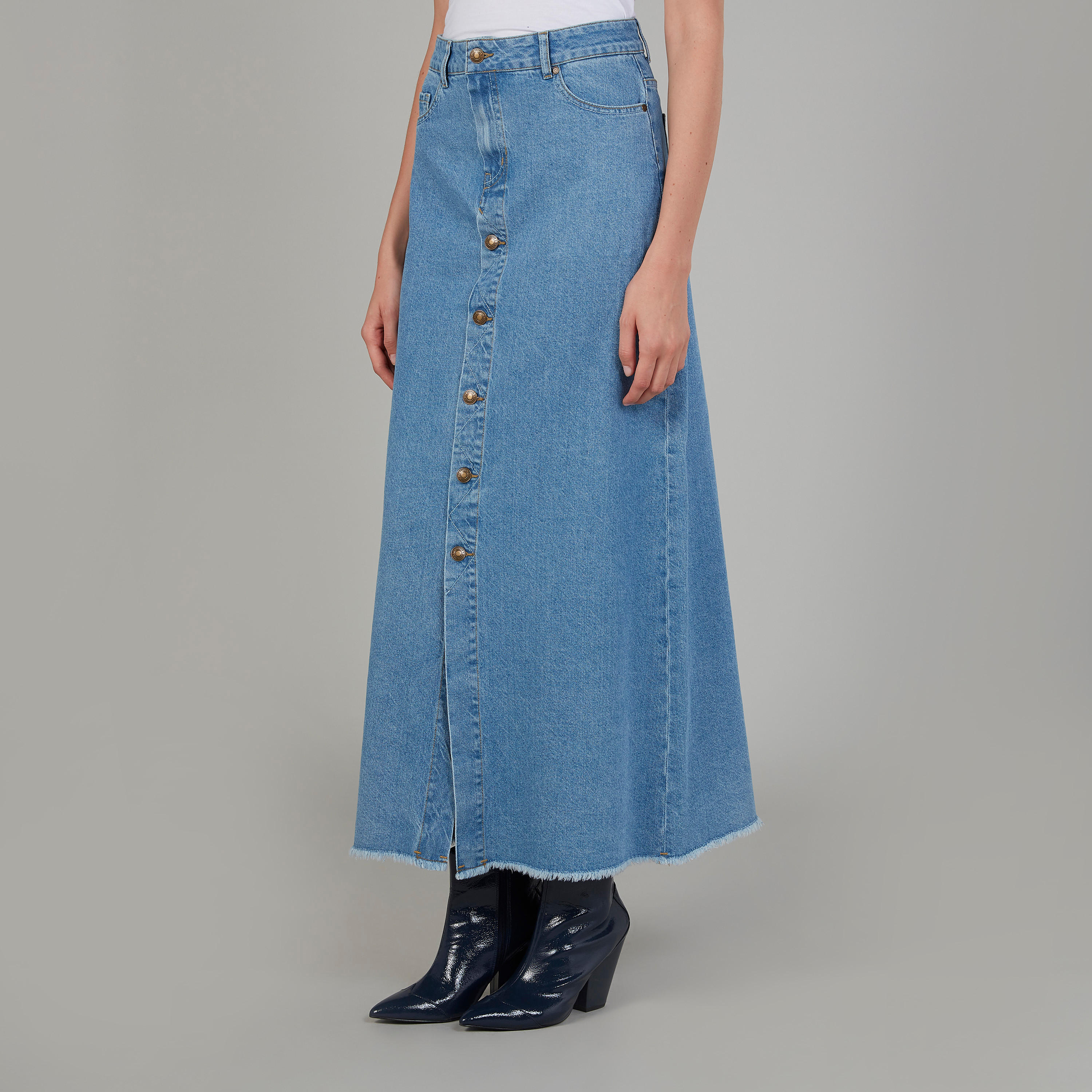 تنورة سادة دينم طويلة إيه لاين بجيوب من لي كوبر-women-clothing-bottoms-skirts-image-1
