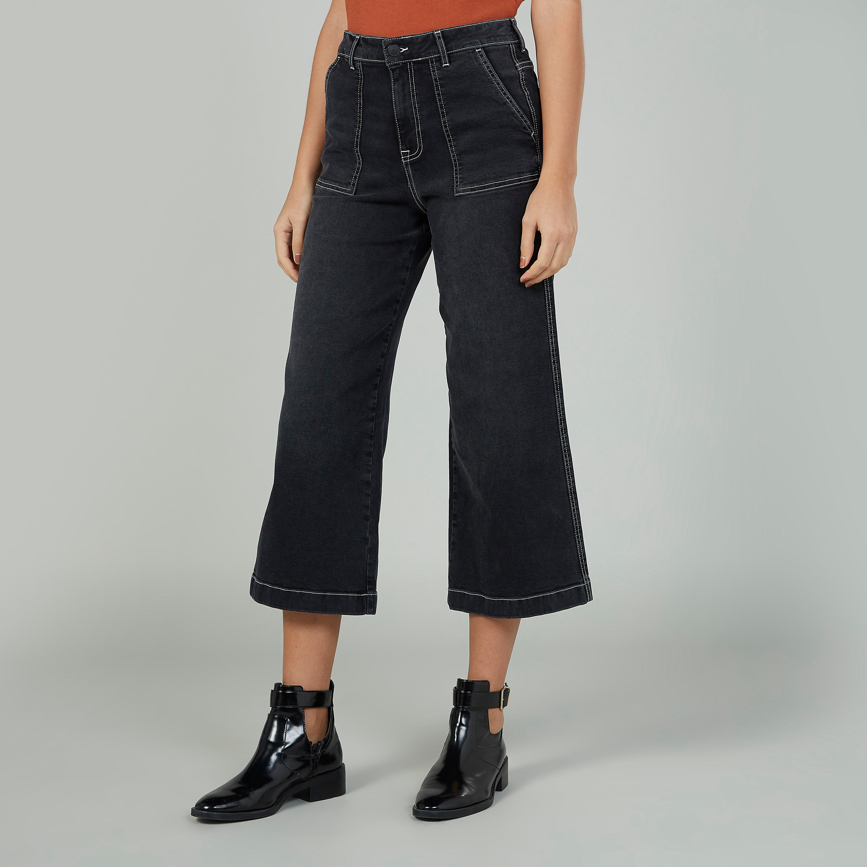 بنطلون جينز سادة واسع الساقين بزر إغلاق وجيوب من لي كوبر-women-clothing-bottoms-jeans-image-5