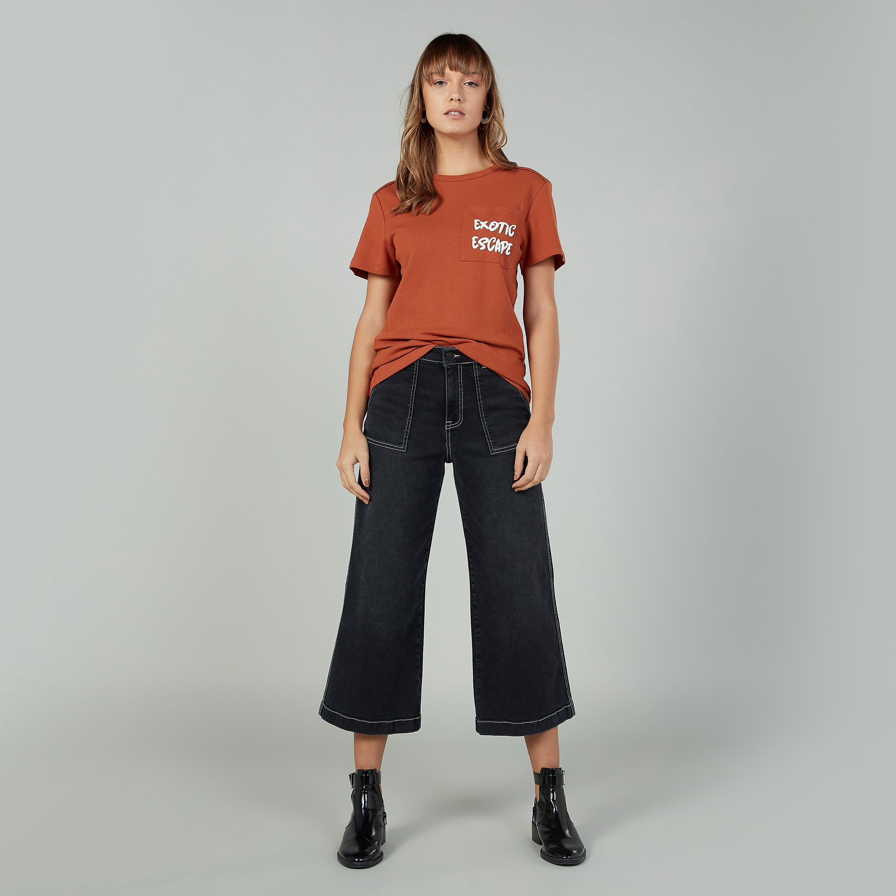 بنطلون جينز سادة واسع الساقين بزر إغلاق وجيوب من لي كوبر-women-clothing-bottoms-jeans-image-4