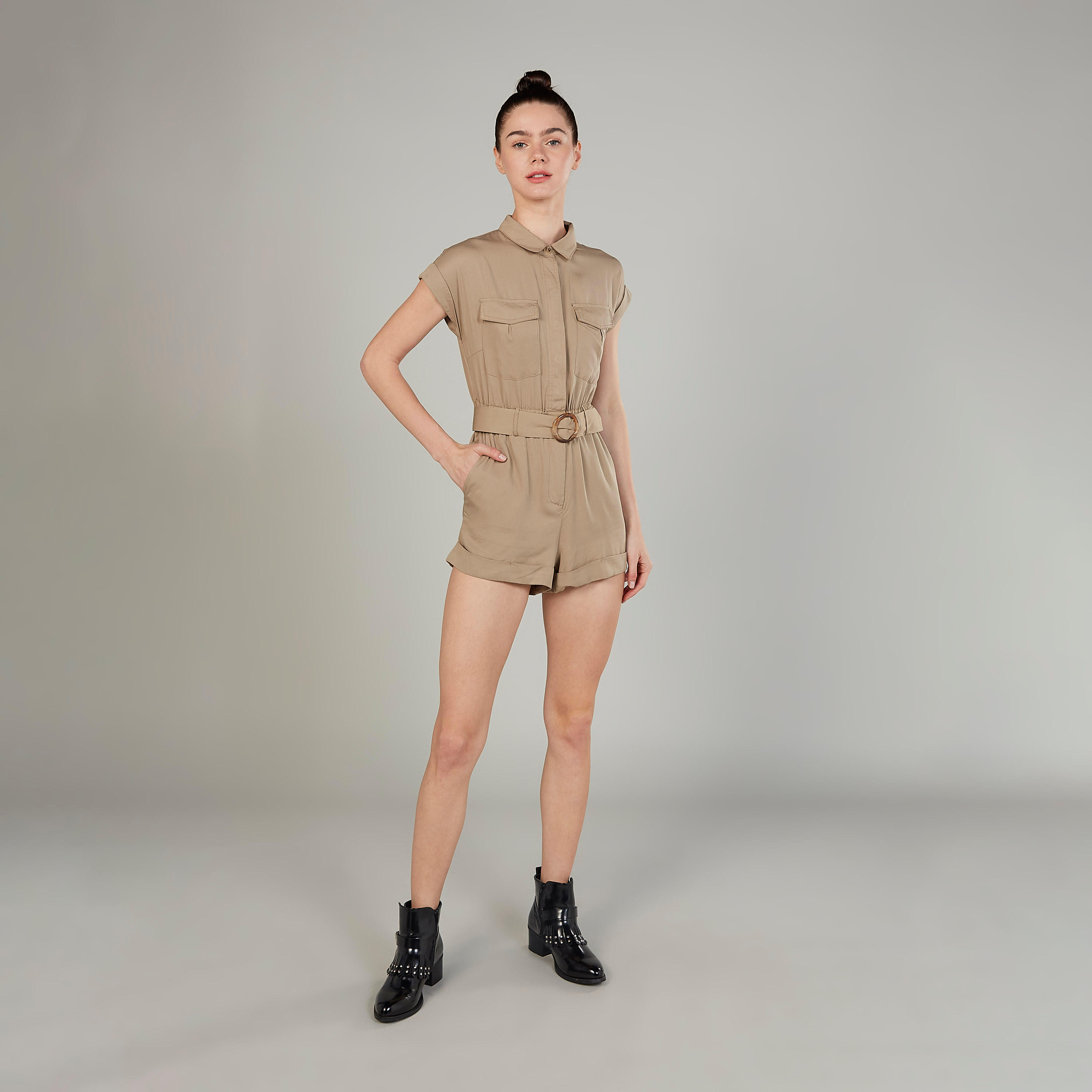 تيشيرت مستدام مقلّم بقصّة سليم وياقة ضيّقة وأكمام قصيرة -women-clothing-jumpsuits-image-2