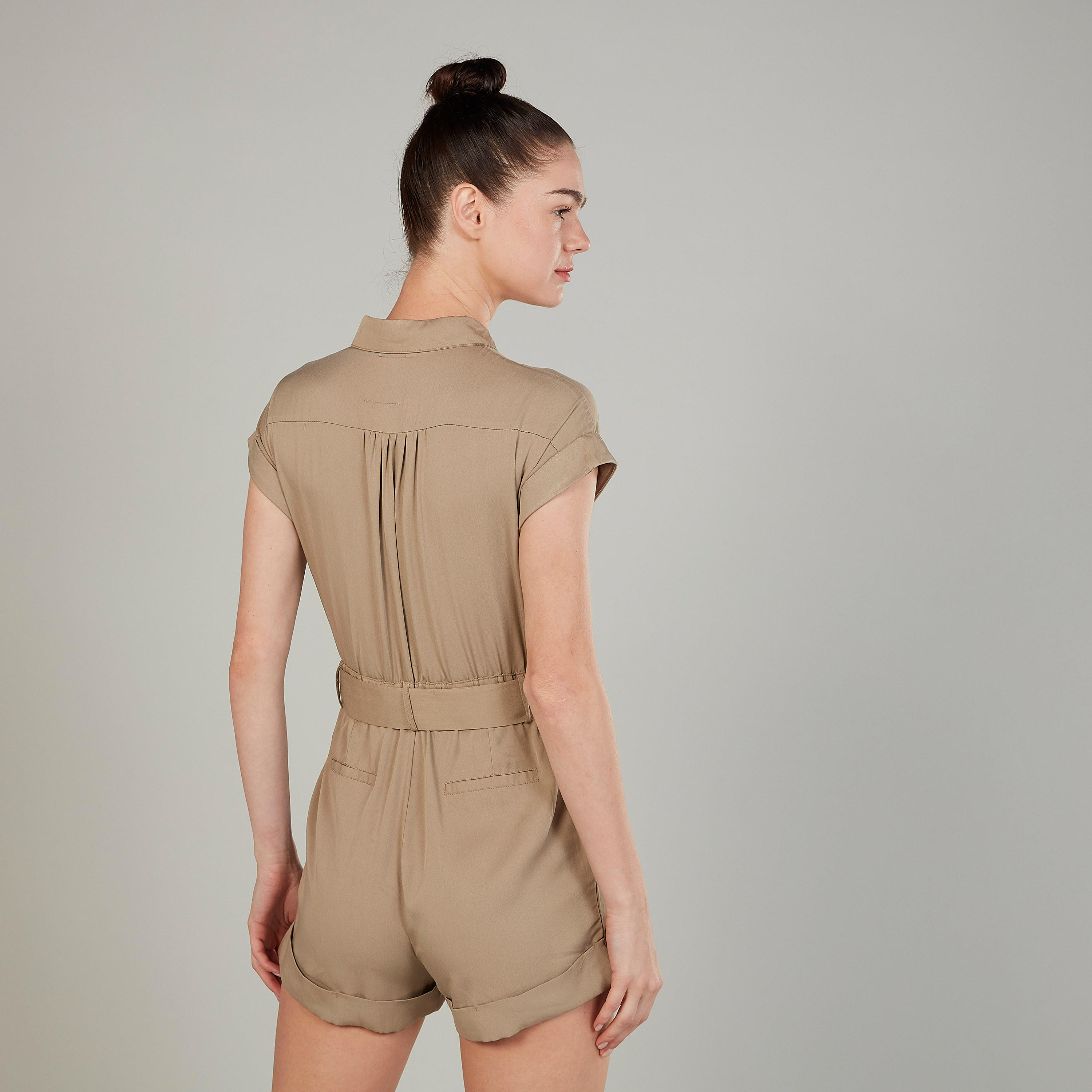 تيشيرت مستدام مقلّم بقصّة سليم وياقة ضيّقة وأكمام قصيرة -women-clothing-jumpsuits-image-4