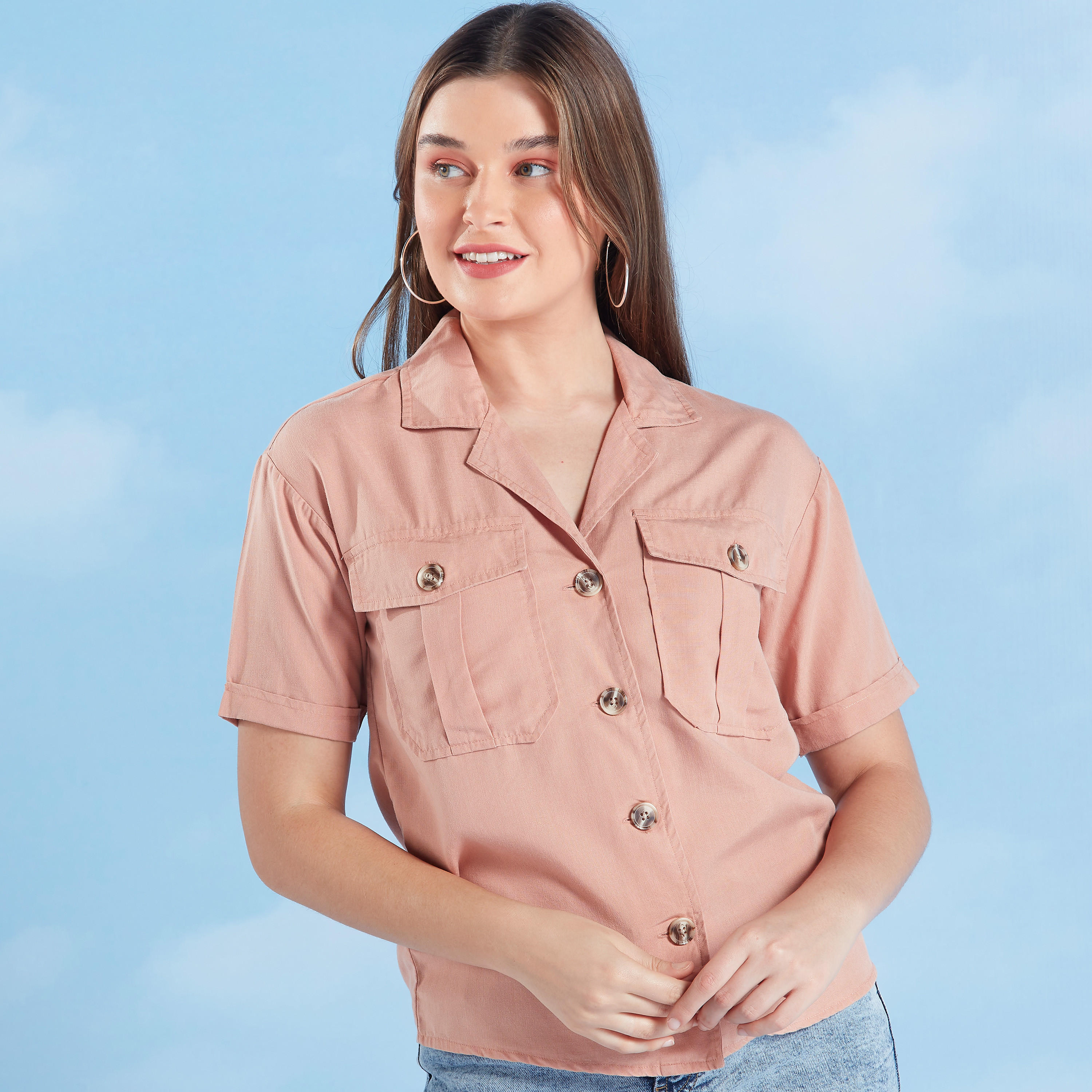 قميص سادة بأكمام قصيرة وجيوب بطيّة من لي كوبر-women-clothing-shirtsandblouses-shirts-image-1