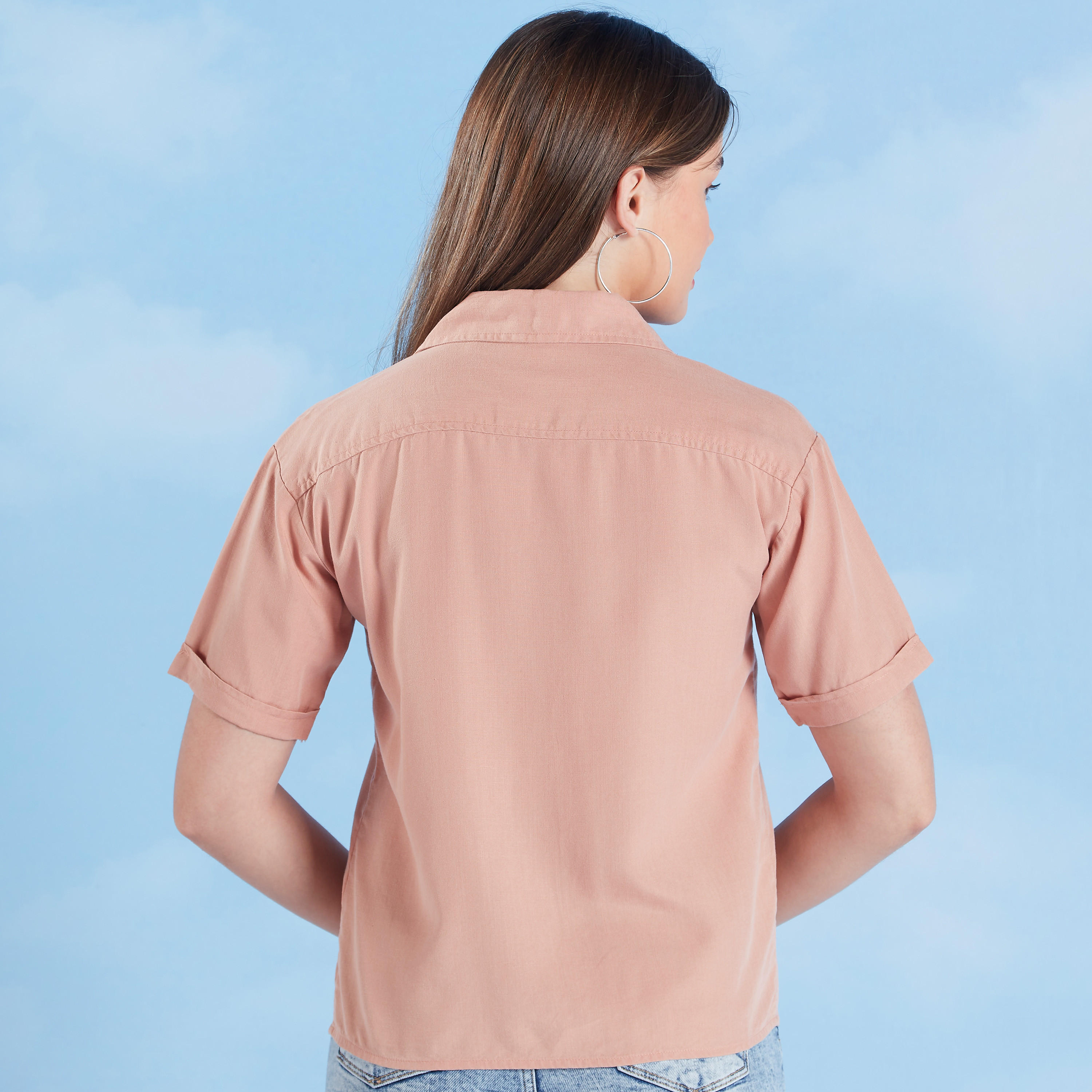 قميص سادة بأكمام قصيرة وجيوب بطيّة من لي كوبر-women-clothing-shirtsandblouses-shirts-image-4
