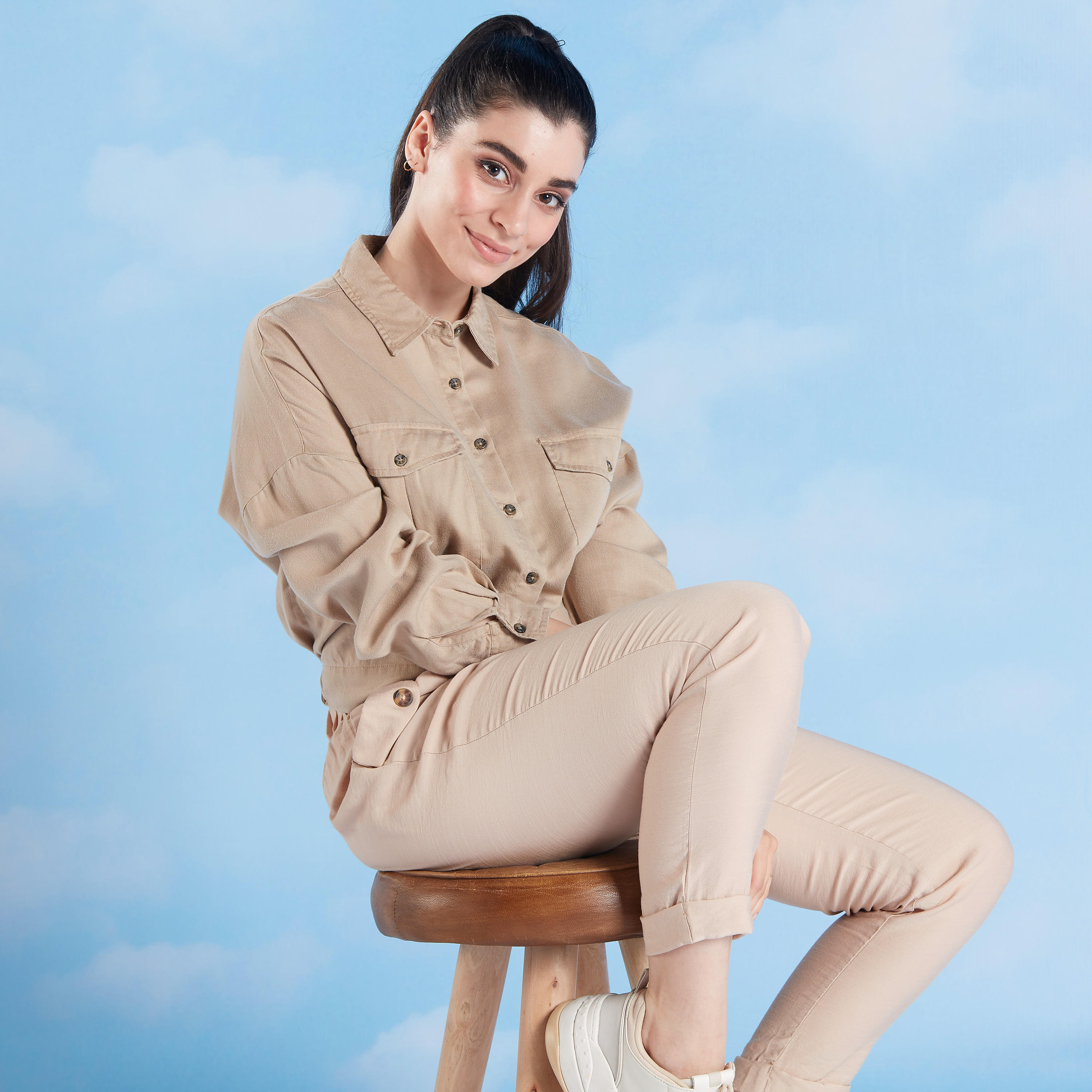 قميص سادة بأكمام طويلة وجيوب بطيّة من لي كوبر-women-clothing-shirtsandblouses-shirts-image-1