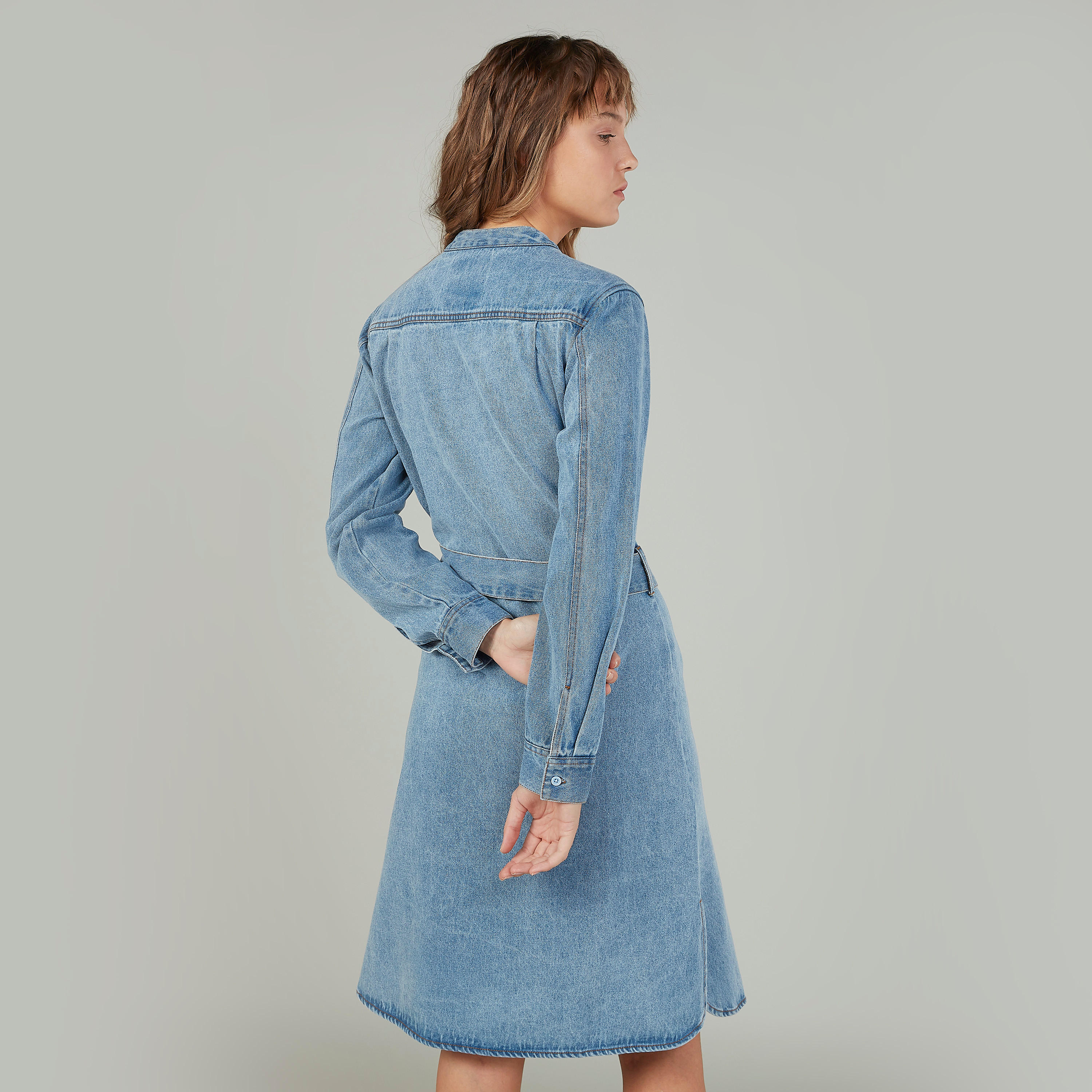 فستان قميص سادة متوسط الطول بأكمام طويلة وحزام من لي كوبر-women-clothing-dresses-image-4