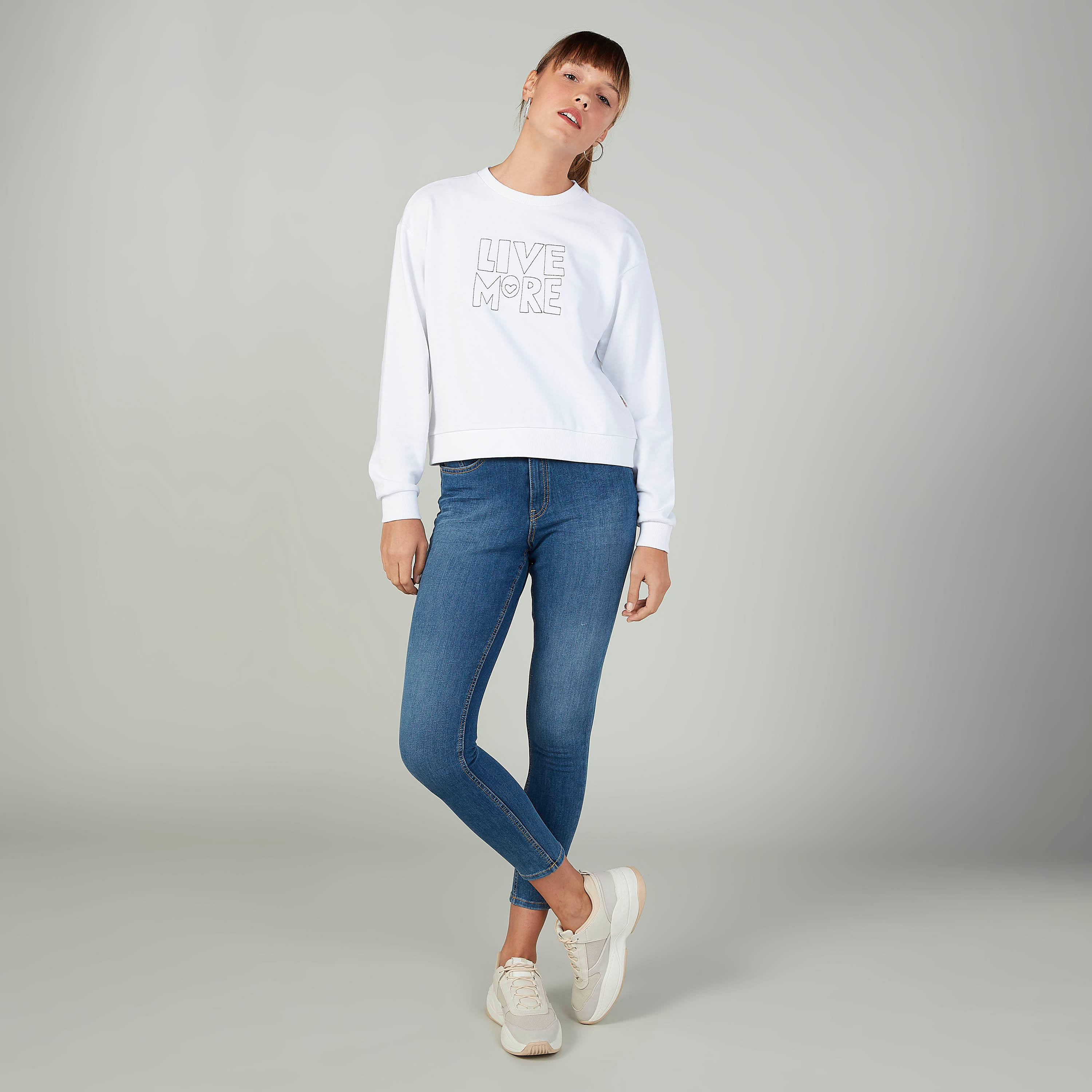 سويت شيرت مستدام بأكمام طويلة وطبعات من لي كوبر -women-winterwear-hoodiesandsweatshirts-sweatshirts-image-4