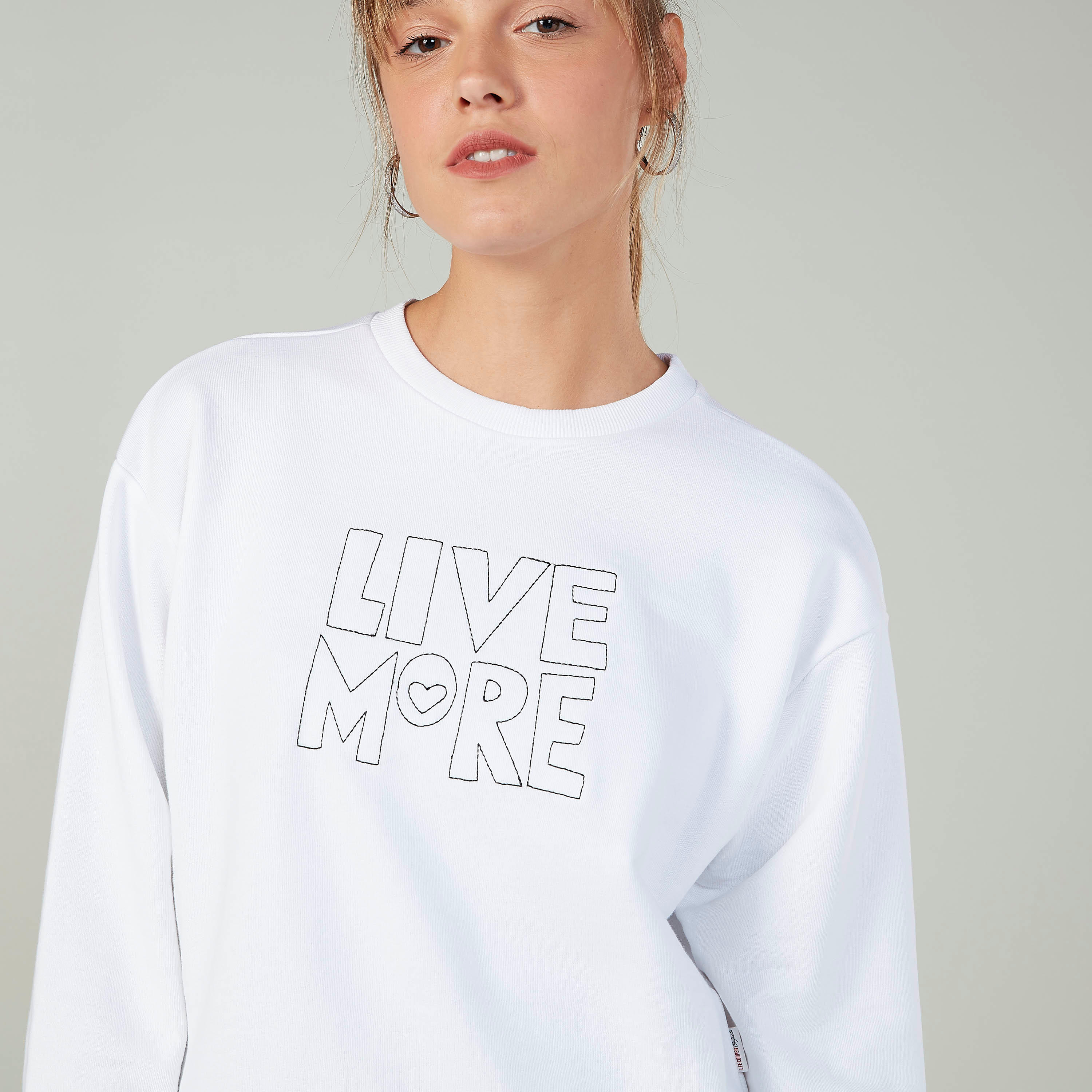 سويت شيرت مستدام بأكمام طويلة وطبعات من لي كوبر -women-winterwear-hoodiesandsweatshirts-sweatshirts-image-3