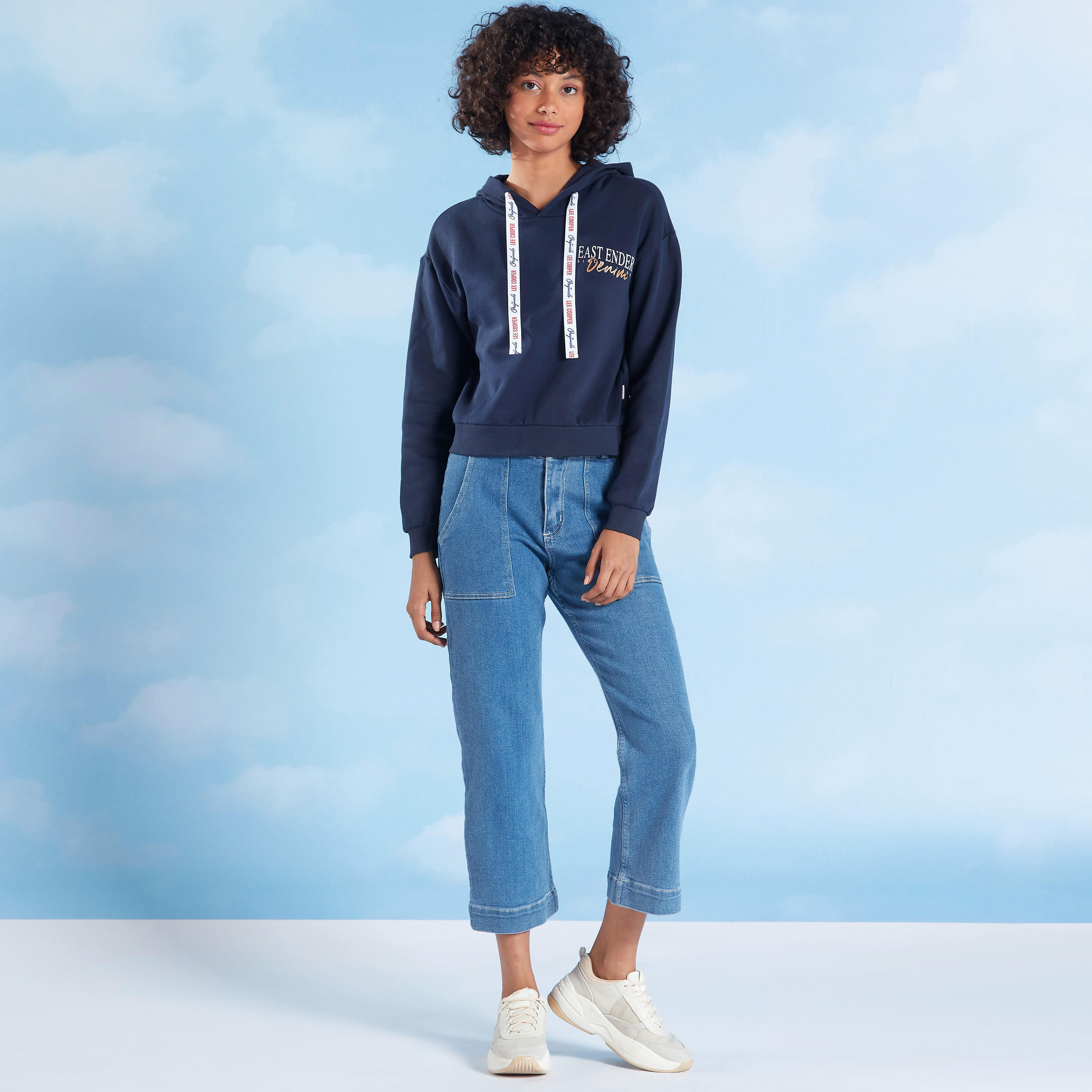 سويت شيرت مستدام بأكمام طويلة بقبعة وطبعات من لي كوبر-women-winterwear-hoodiesandsweatshirts-sweatshirts-image-2